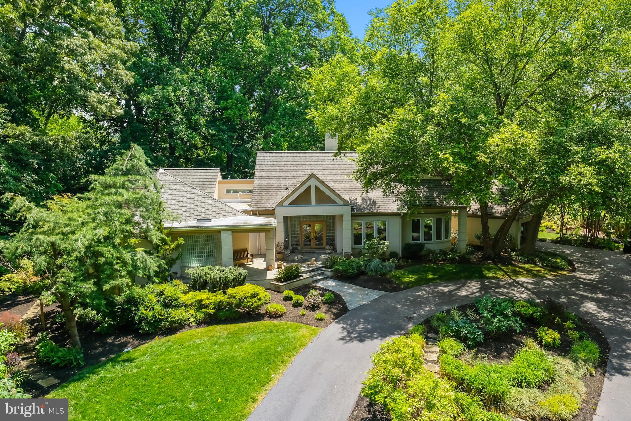 LUXMANOR - Residential