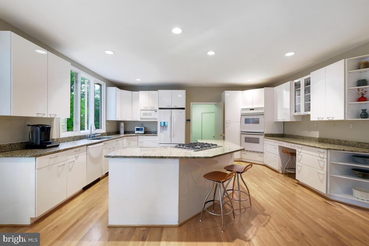 LUXMANOR - Residential