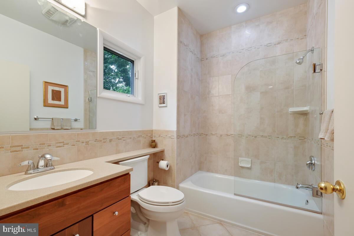 LUXMANOR - Residential