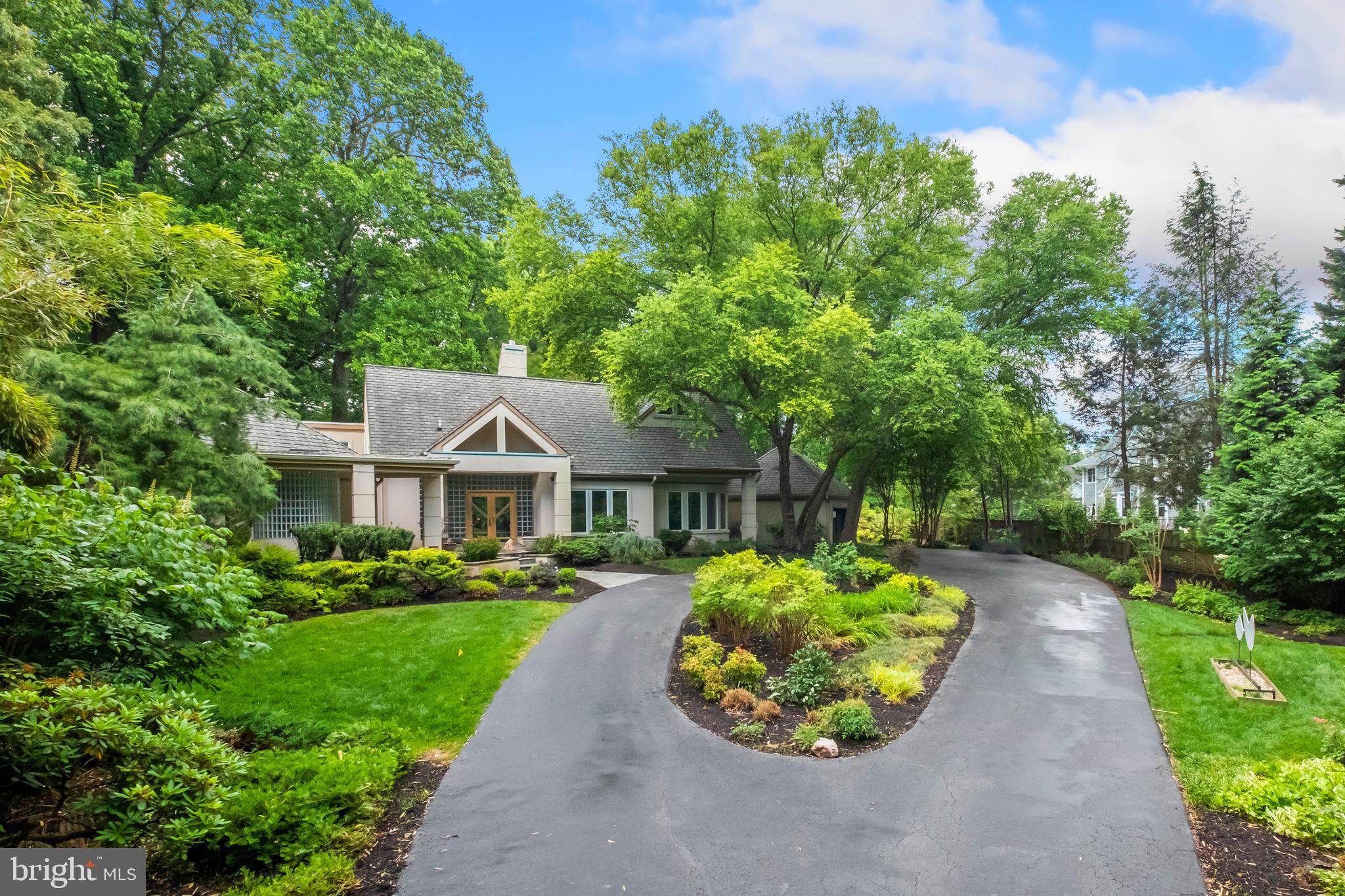 LUXMANOR - Residential