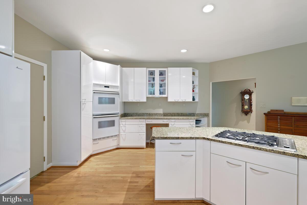 LUXMANOR - Residential