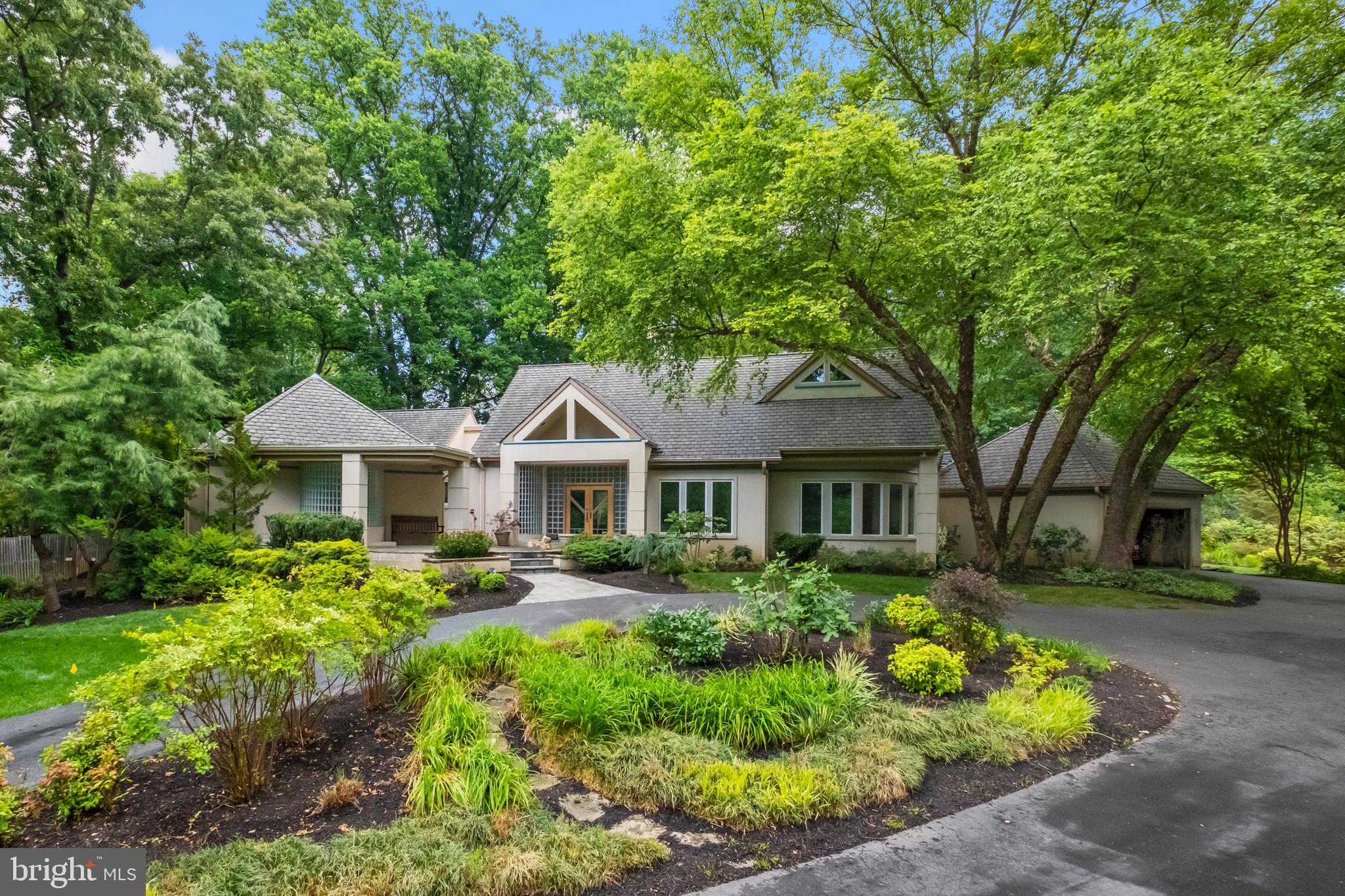 LUXMANOR - Residential