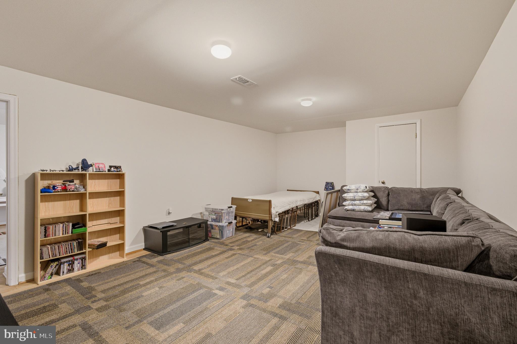 GLENFIELD MANOR - Residential