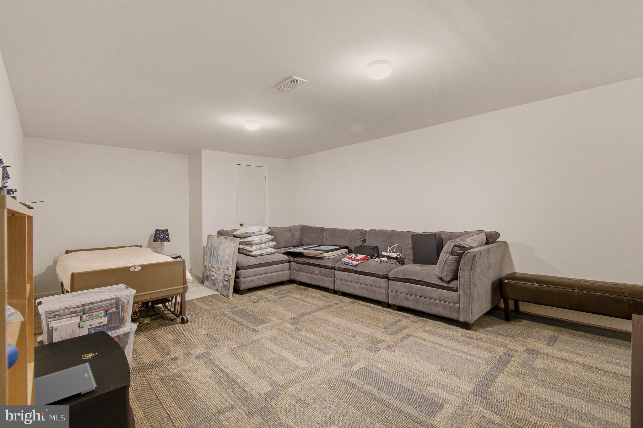 GLENFIELD MANOR - Residential