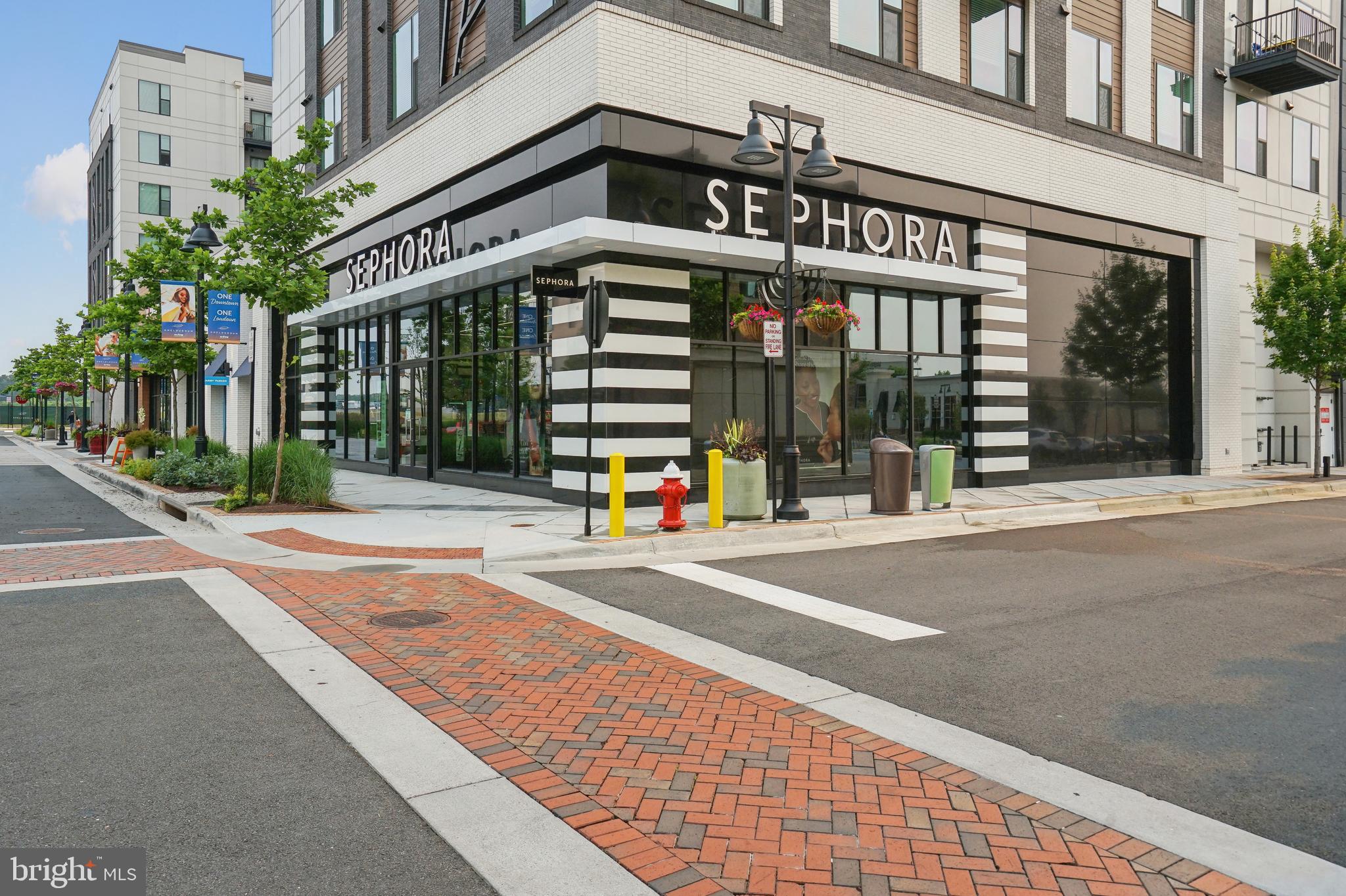 ONE LOUDOUN - Residential Lease