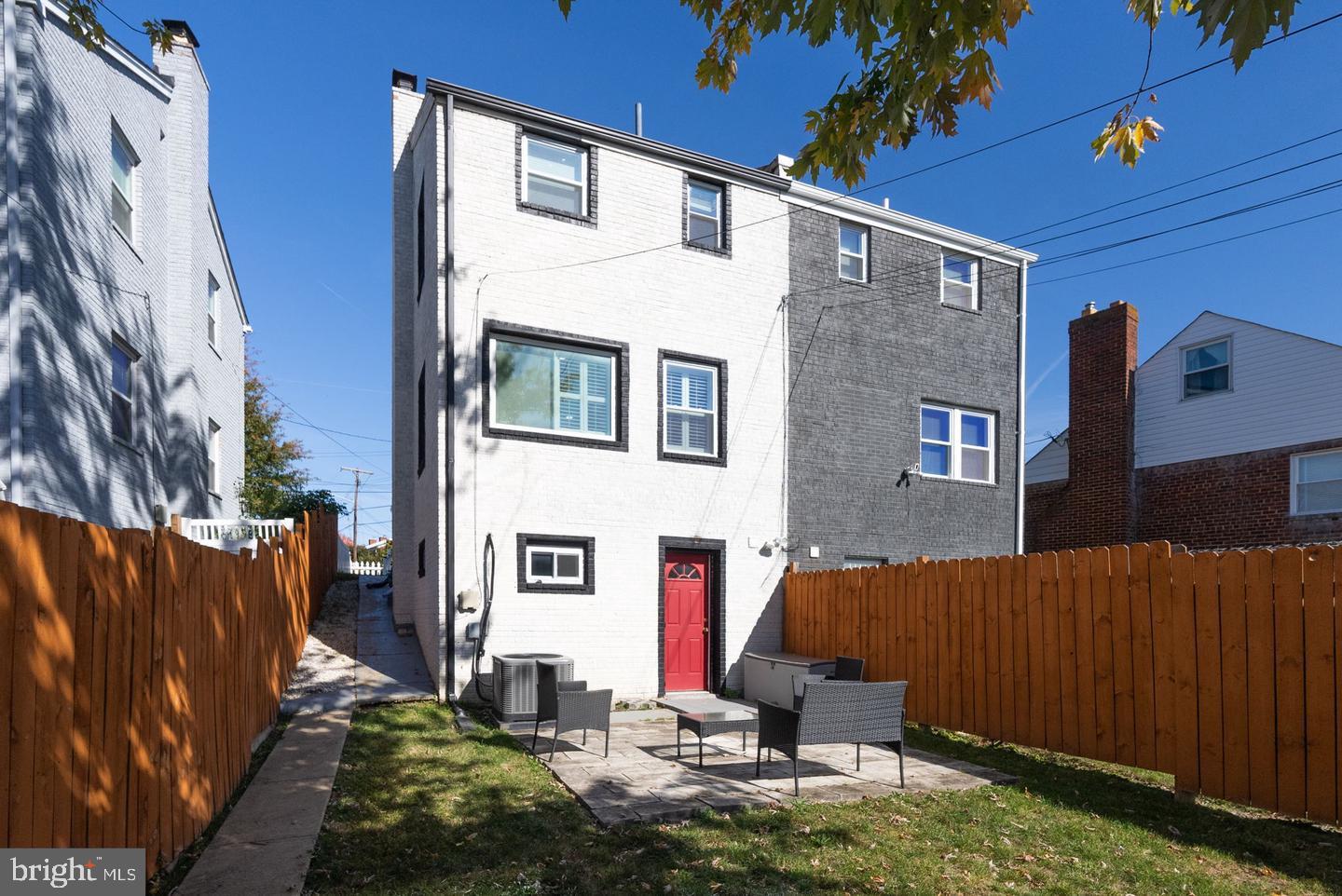 4355 G STREET SE