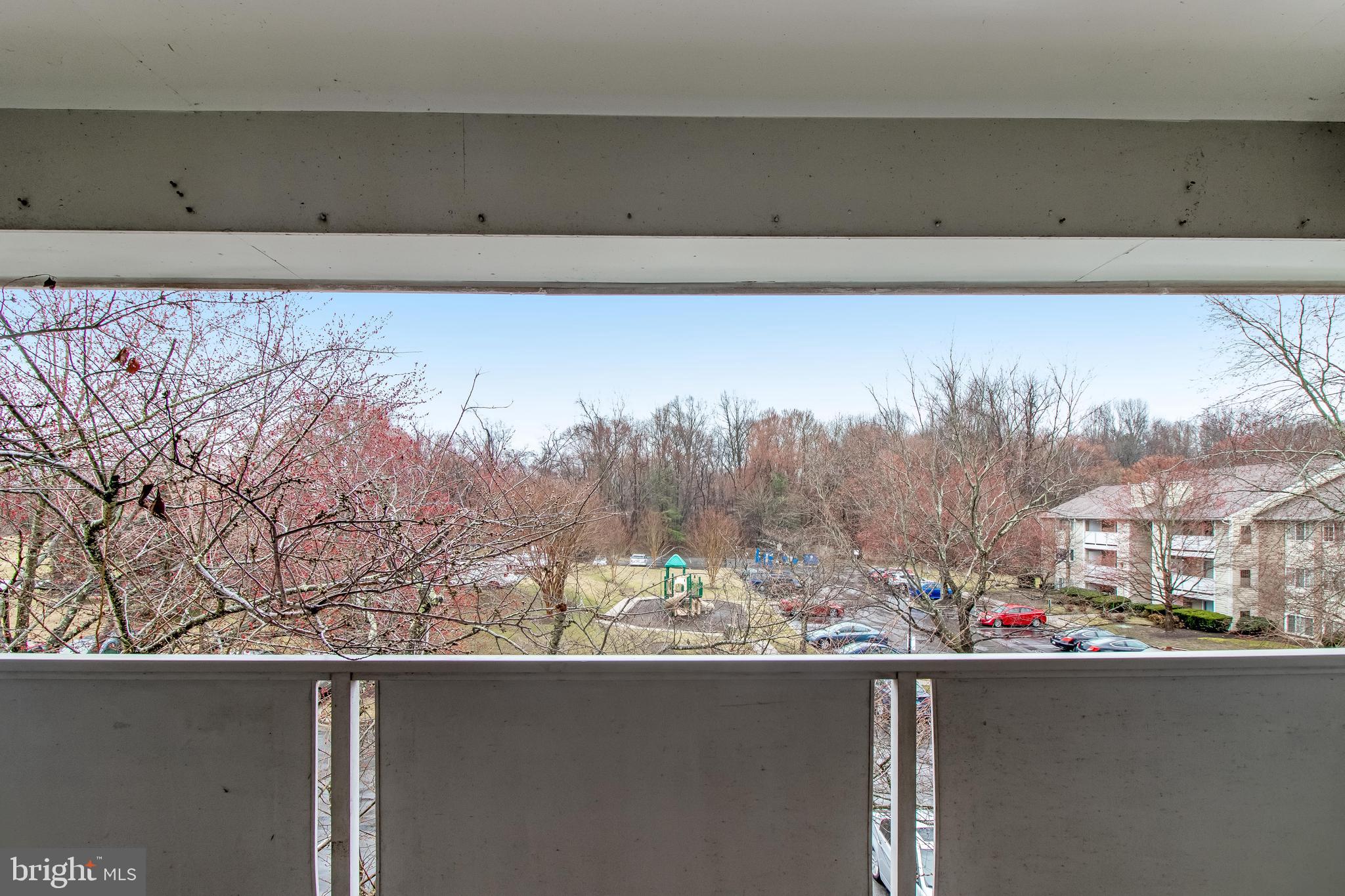 KNOLLS AT NORTH LAKE CONDOMINIUM - Residential Lease