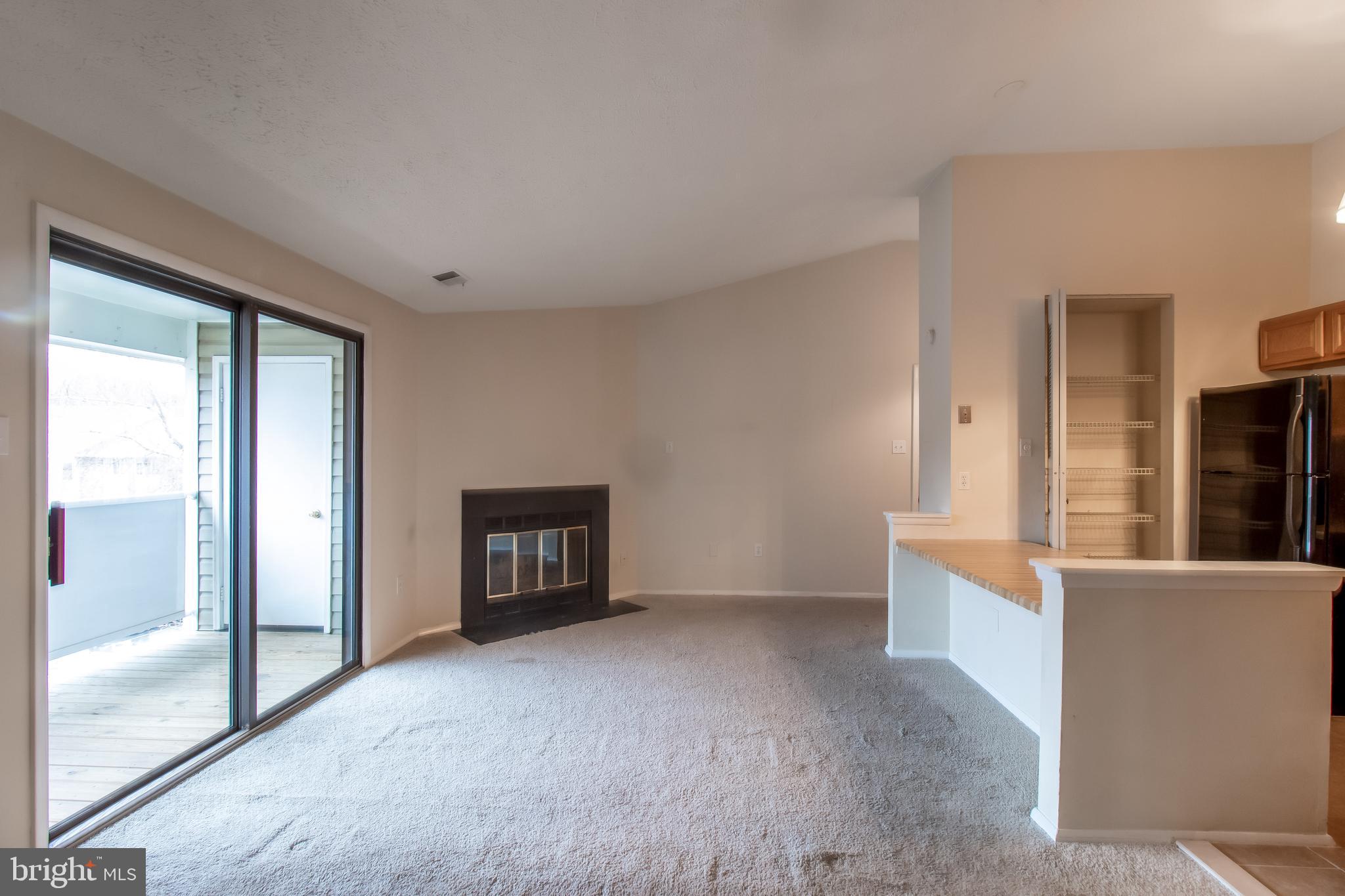 KNOLLS AT NORTH LAKE CONDOMINIUM - Residential Lease