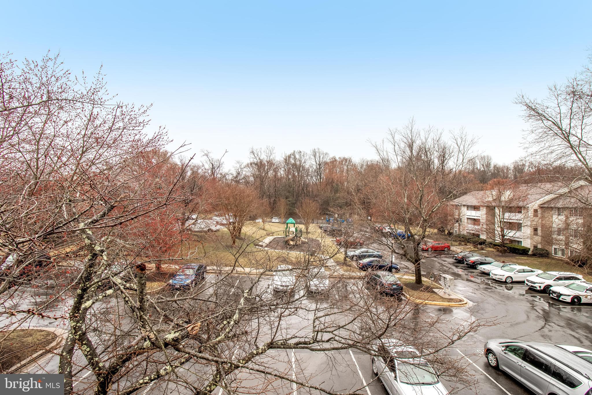 KNOLLS AT NORTH LAKE CONDOMINIUM - Residential Lease