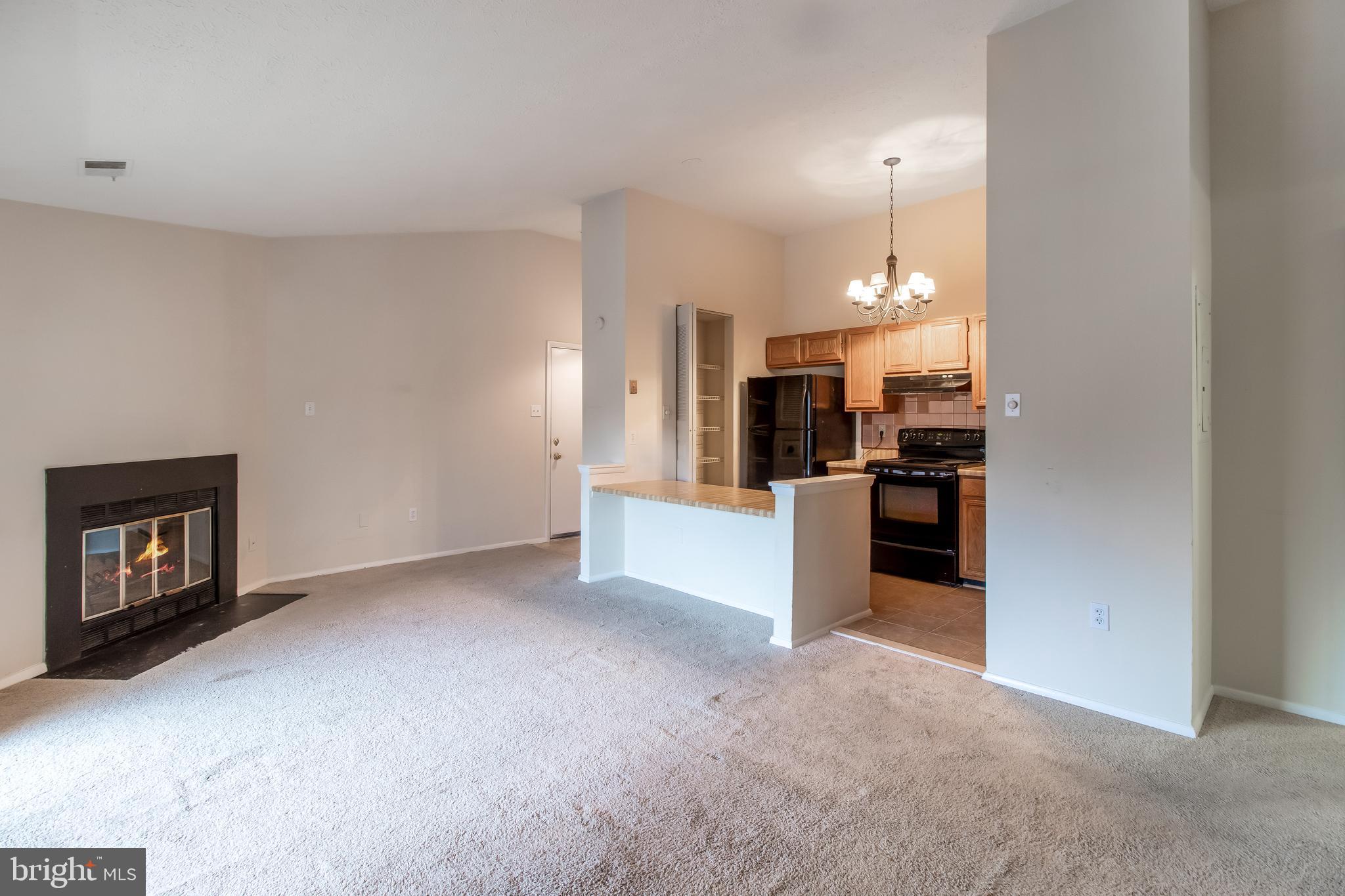 KNOLLS AT NORTH LAKE CONDOMINIUM - Residential Lease