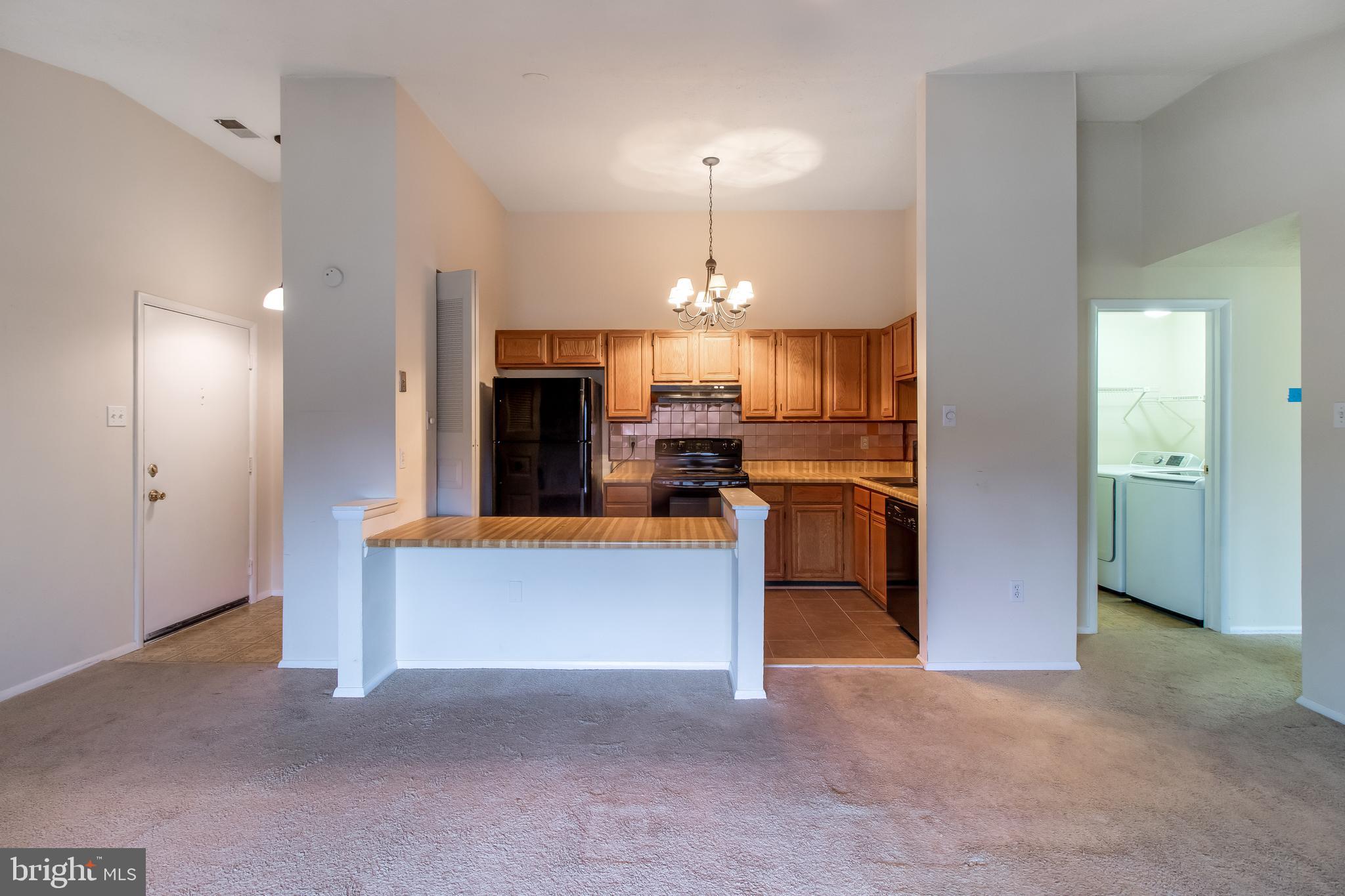 KNOLLS AT NORTH LAKE CONDOMINIUM - Residential Lease