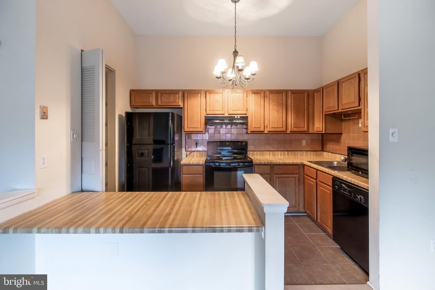 A great opportunity to rent a 2 bedroom  & 2 full bathroom condo in a beautiful sought-after location. located on the third floor ;you don't have to contend with anyone above you  ( besides the denizens of heaven- of course :) ). Bright and airy living,dining and kitchen area. Spacious balcony with a great view. Both full bathrooms have tubs. you own personal laundry room in your own unit with washer and dryer.Carpet throughout.