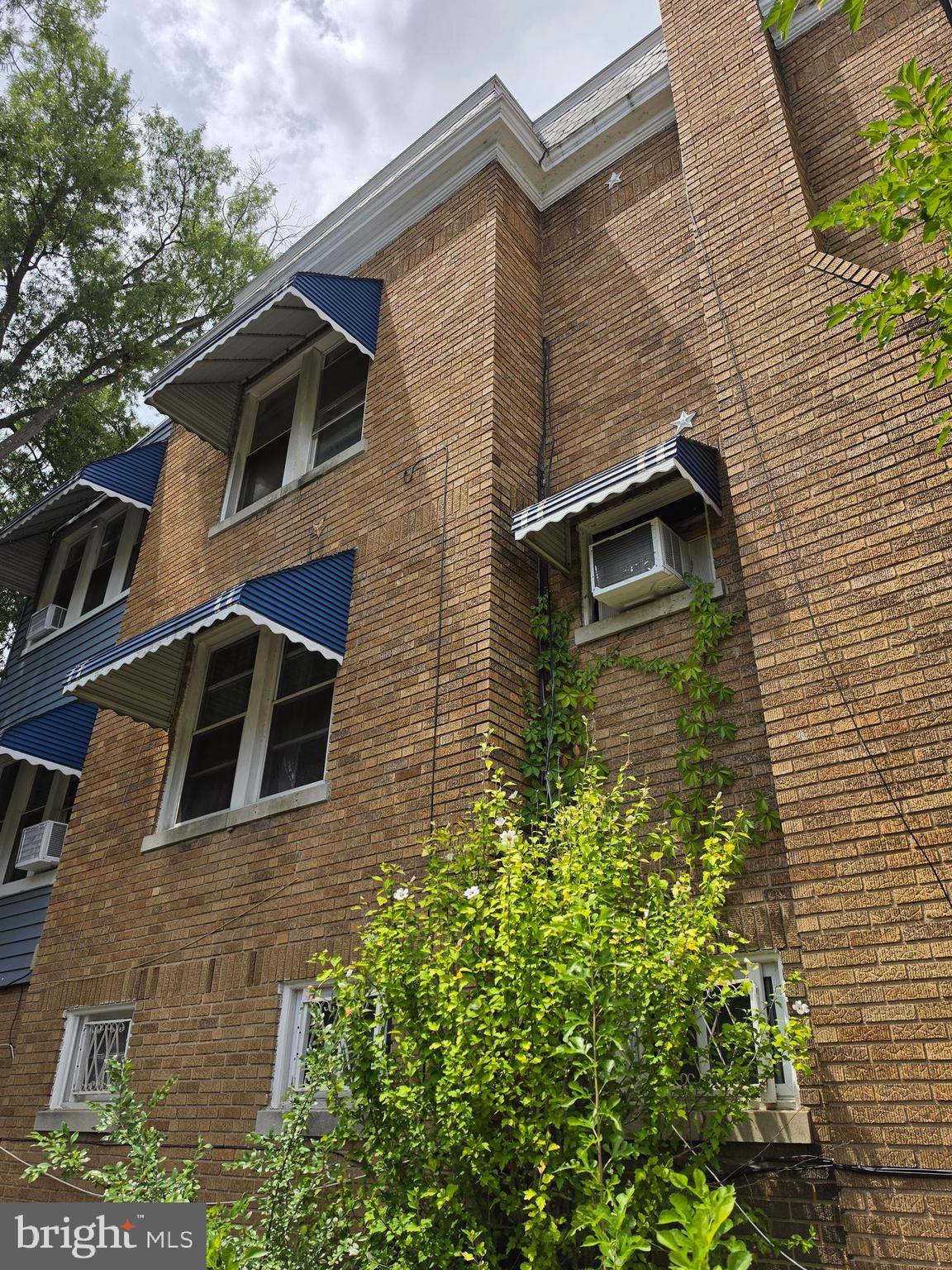 410 NICHOLSON STREET NW