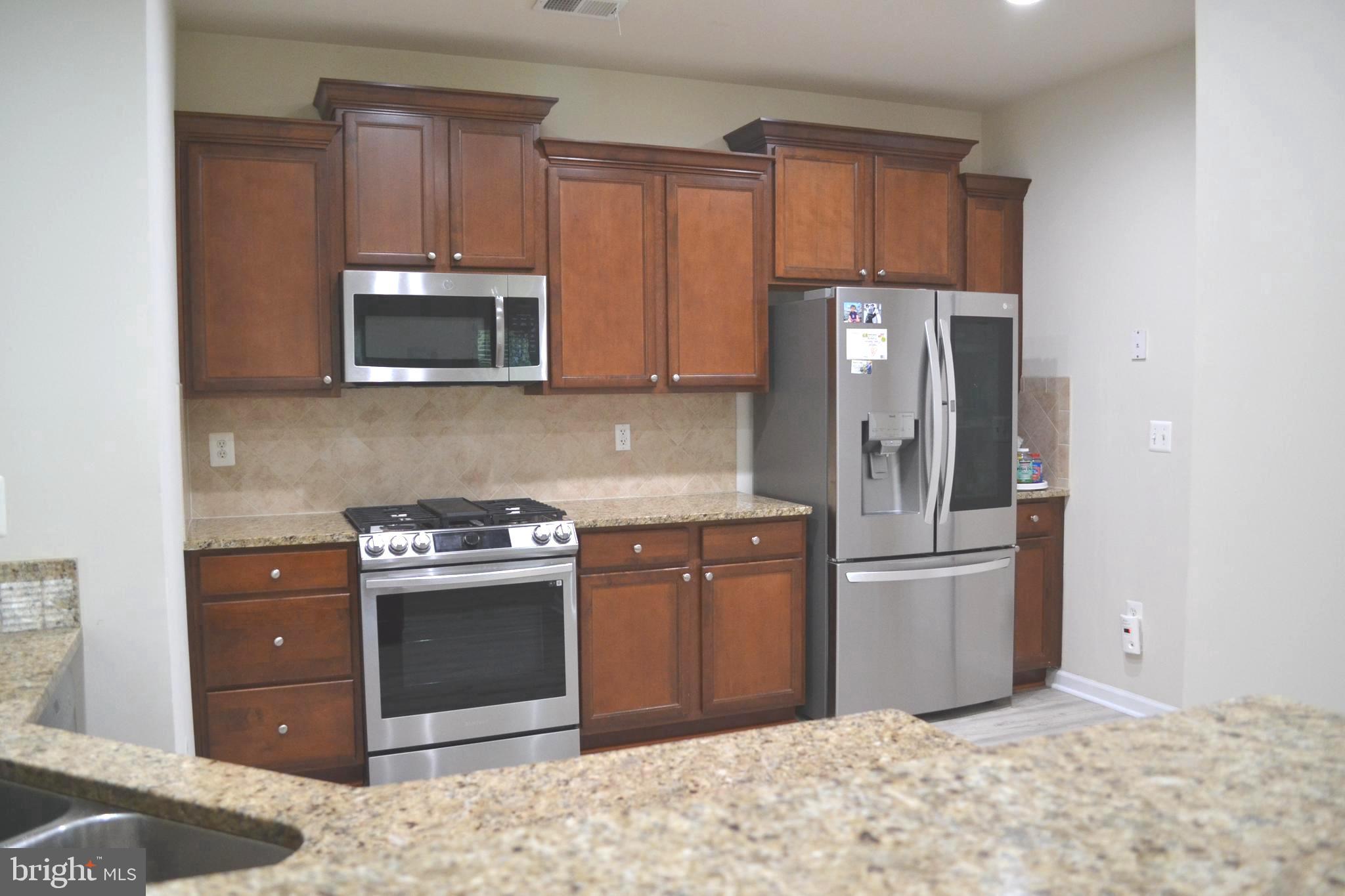 LAKELANDS AT EASTON - Residential