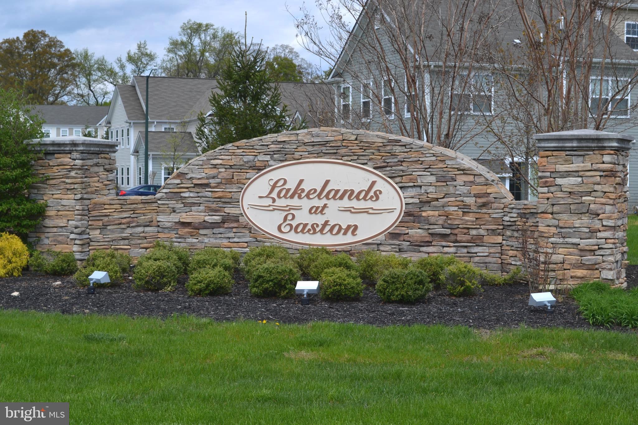 LAKELANDS AT EASTON - Residential