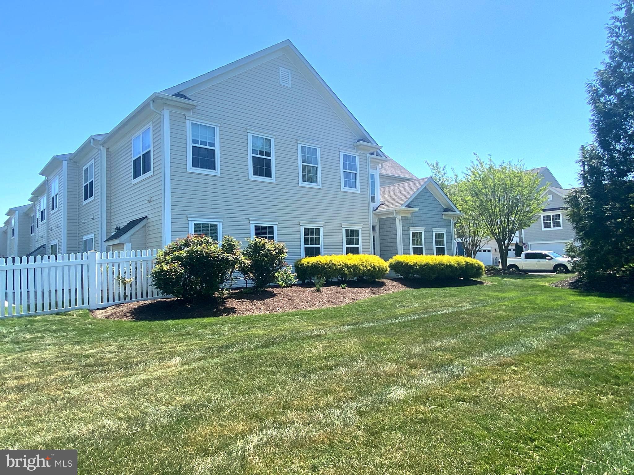 LAKELANDS AT EASTON - Residential