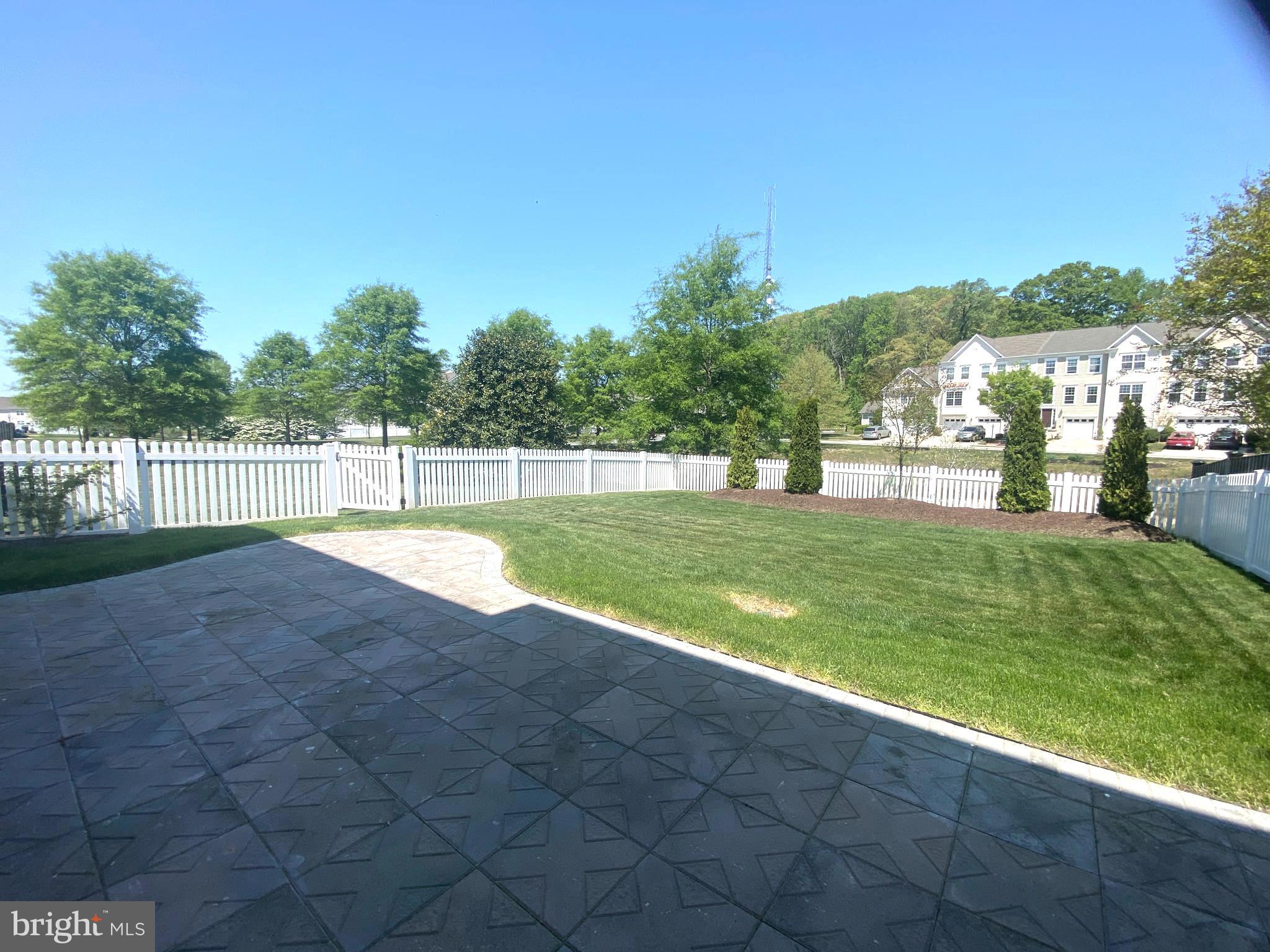 LAKELANDS AT EASTON - Residential