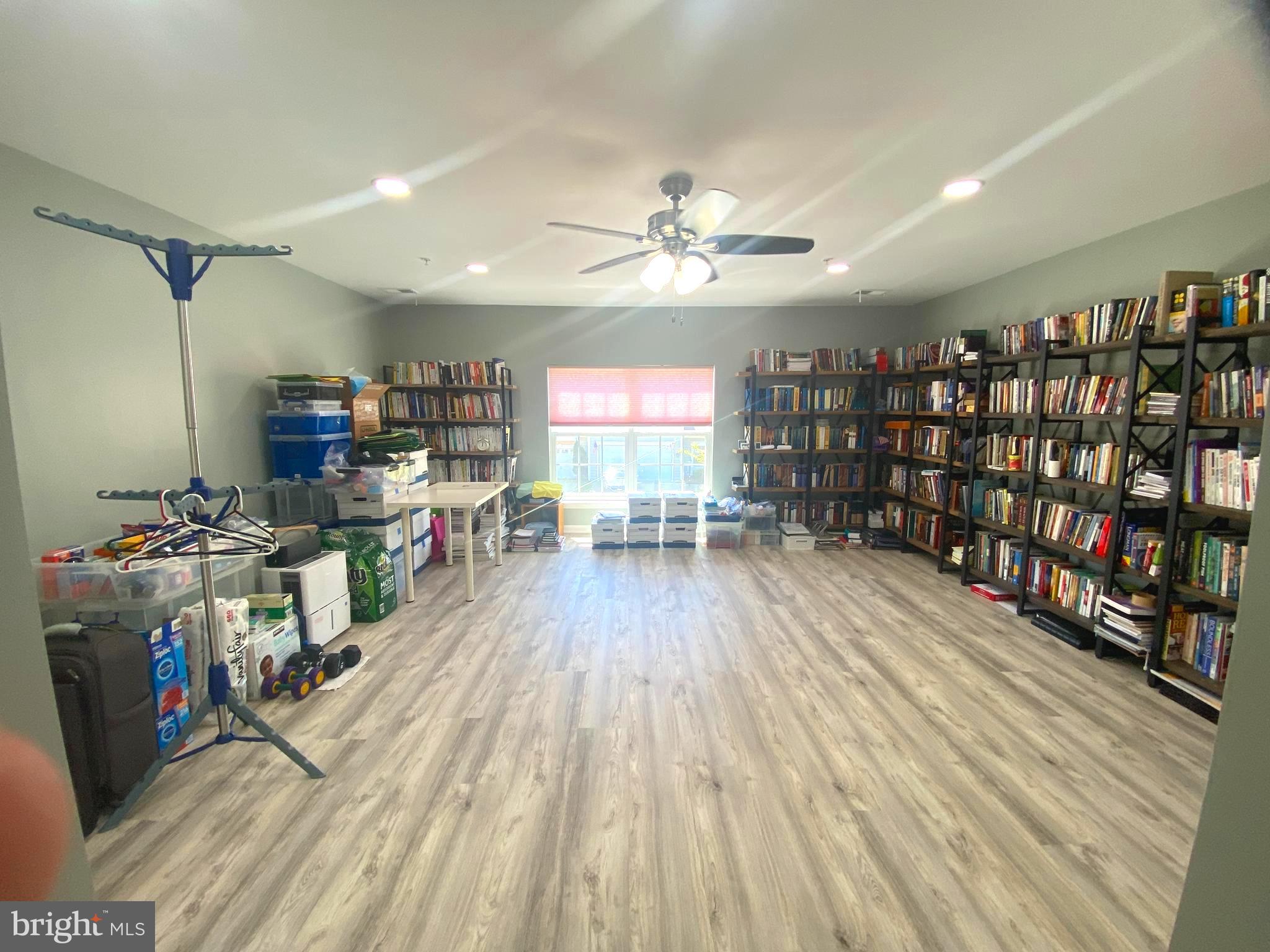 LAKELANDS AT EASTON - Residential