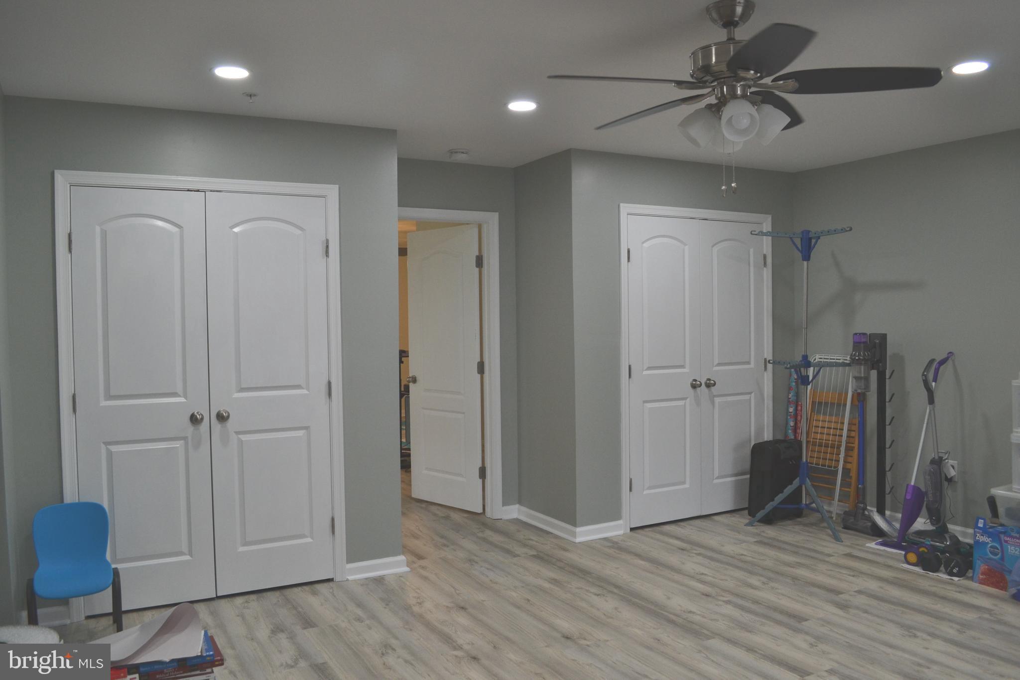 LAKELANDS AT EASTON - Residential