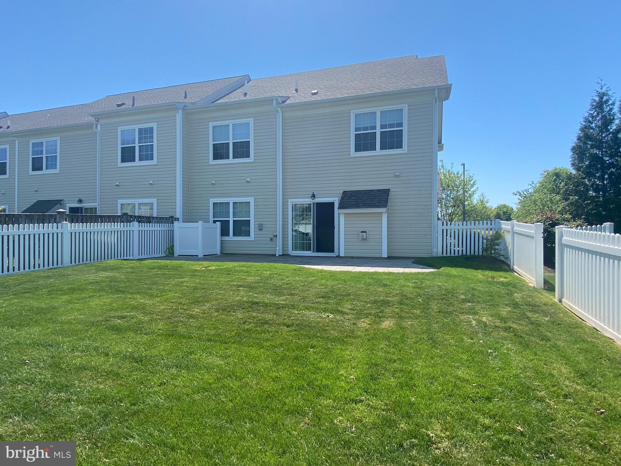 LAKELANDS AT EASTON - Residential