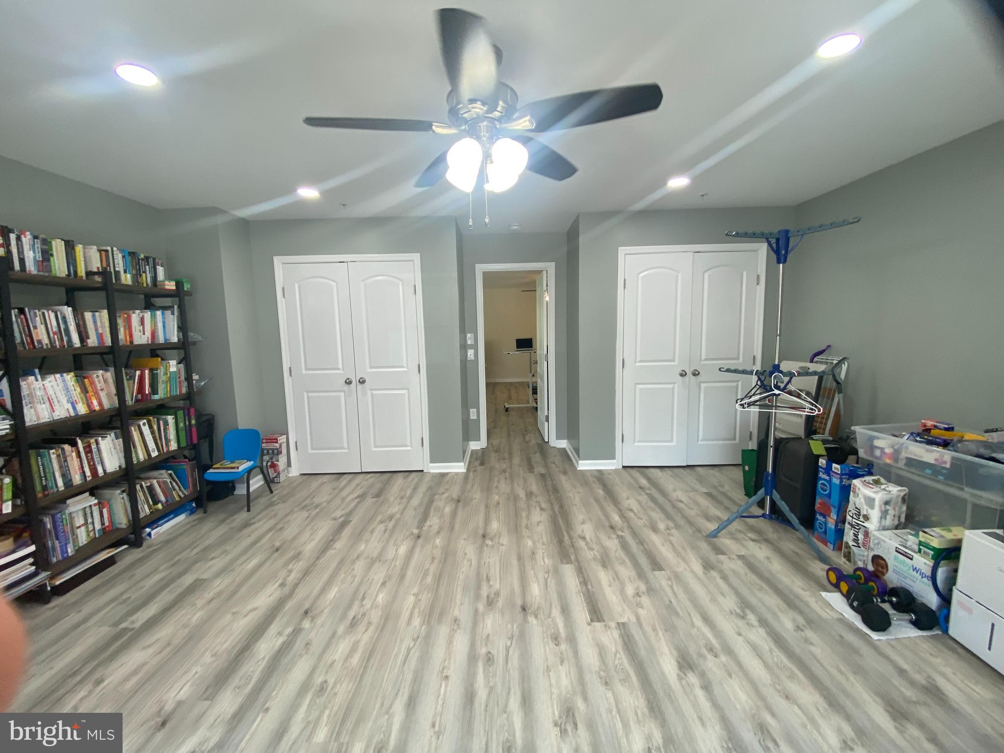 LAKELANDS AT EASTON - Residential