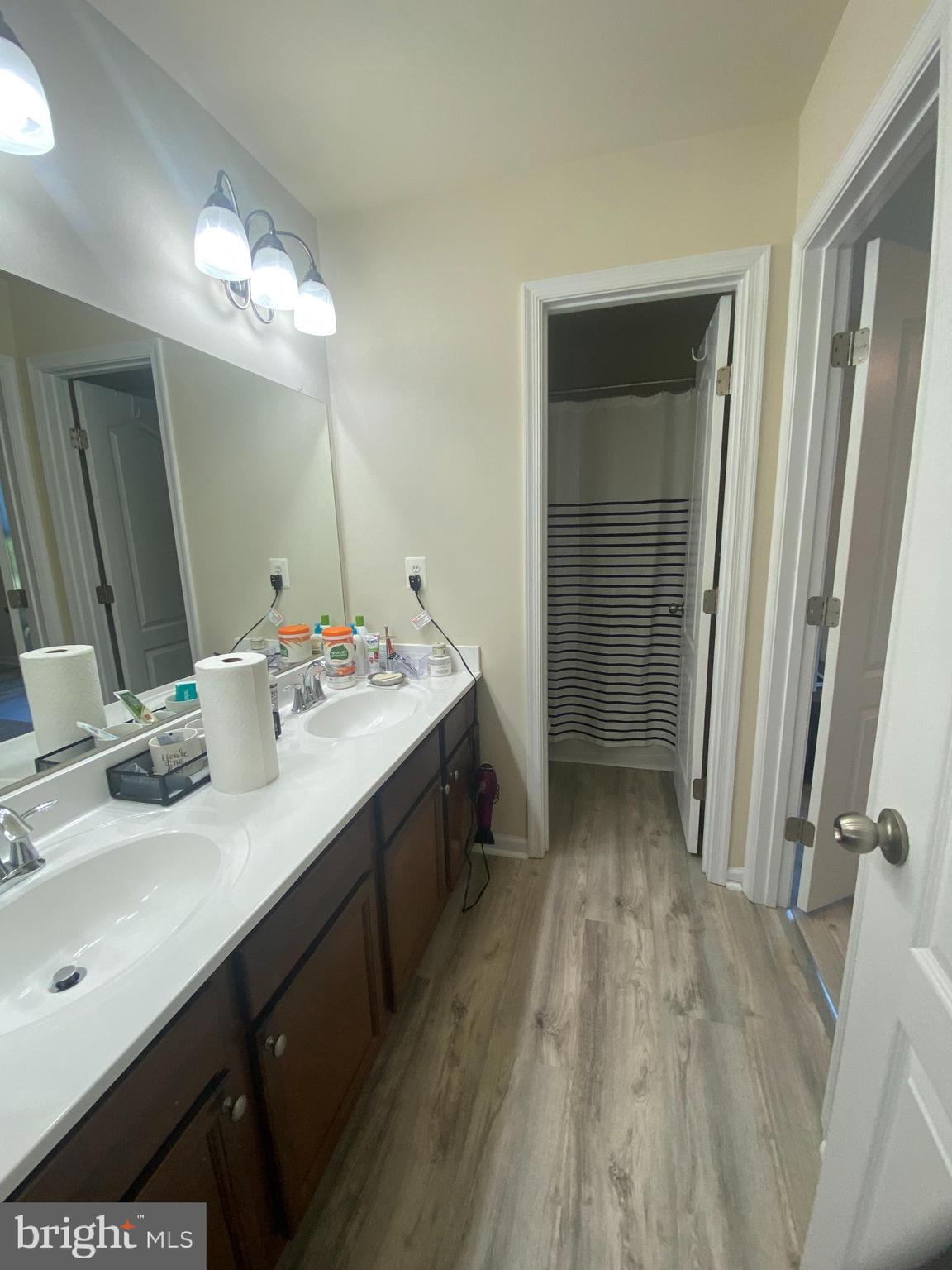 LAKELANDS AT EASTON - Residential