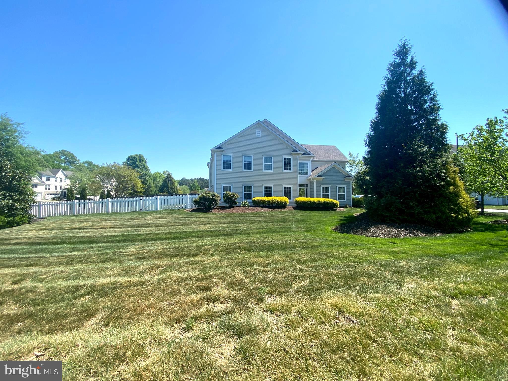 LAKELANDS AT EASTON - Residential