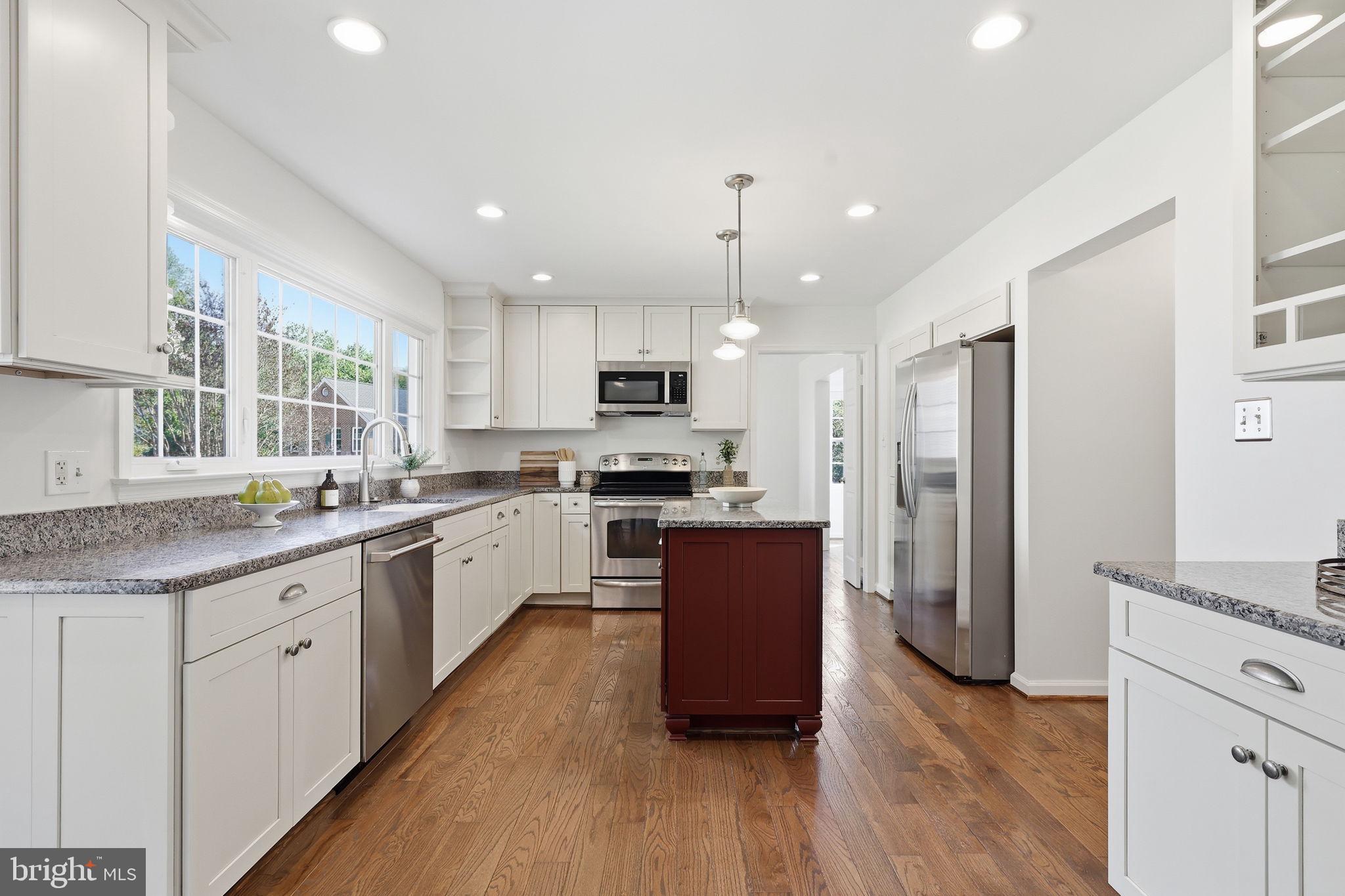 HASTINGS HUNT - Residential