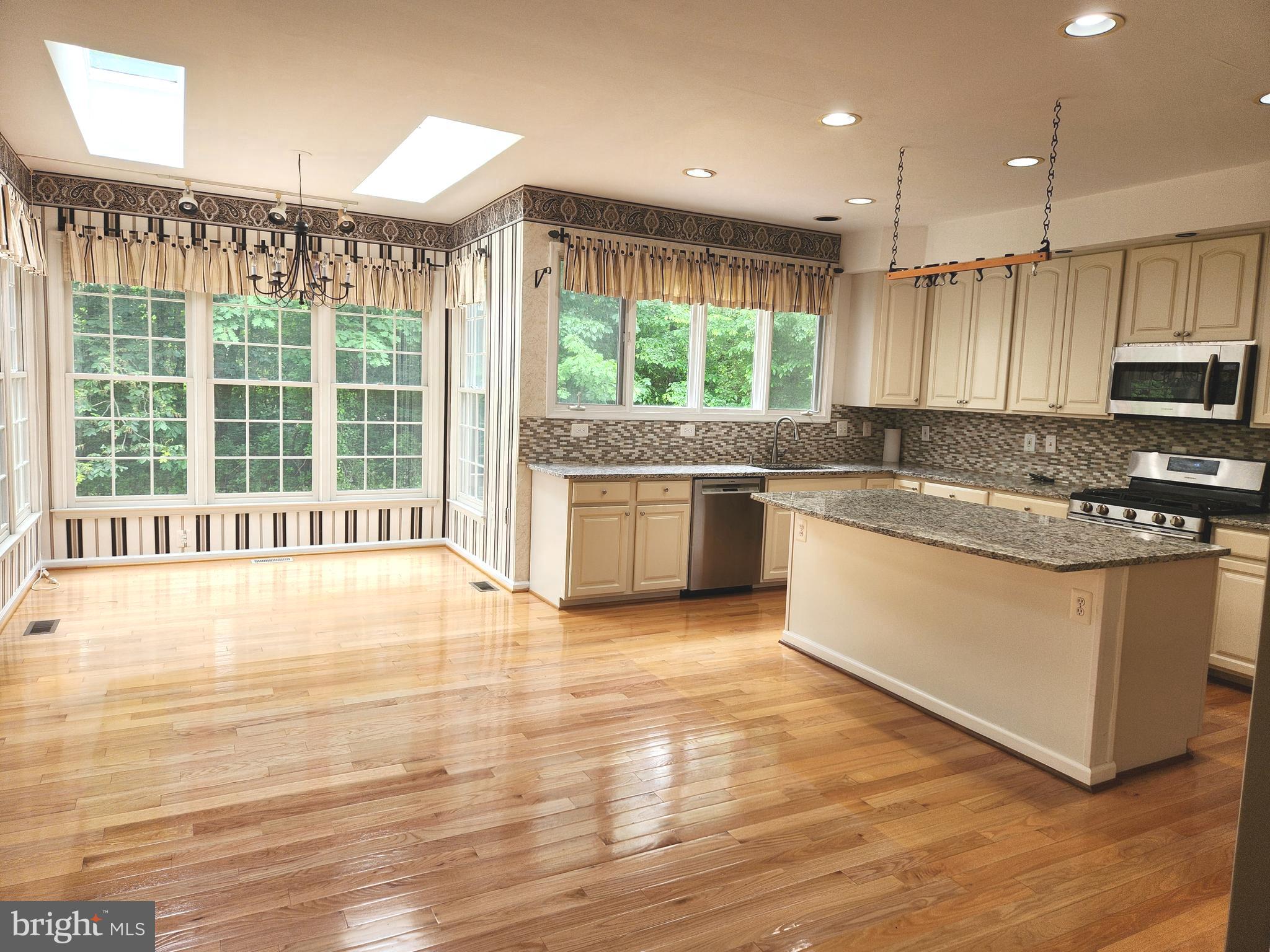 POTOMAC HUNT - Residential