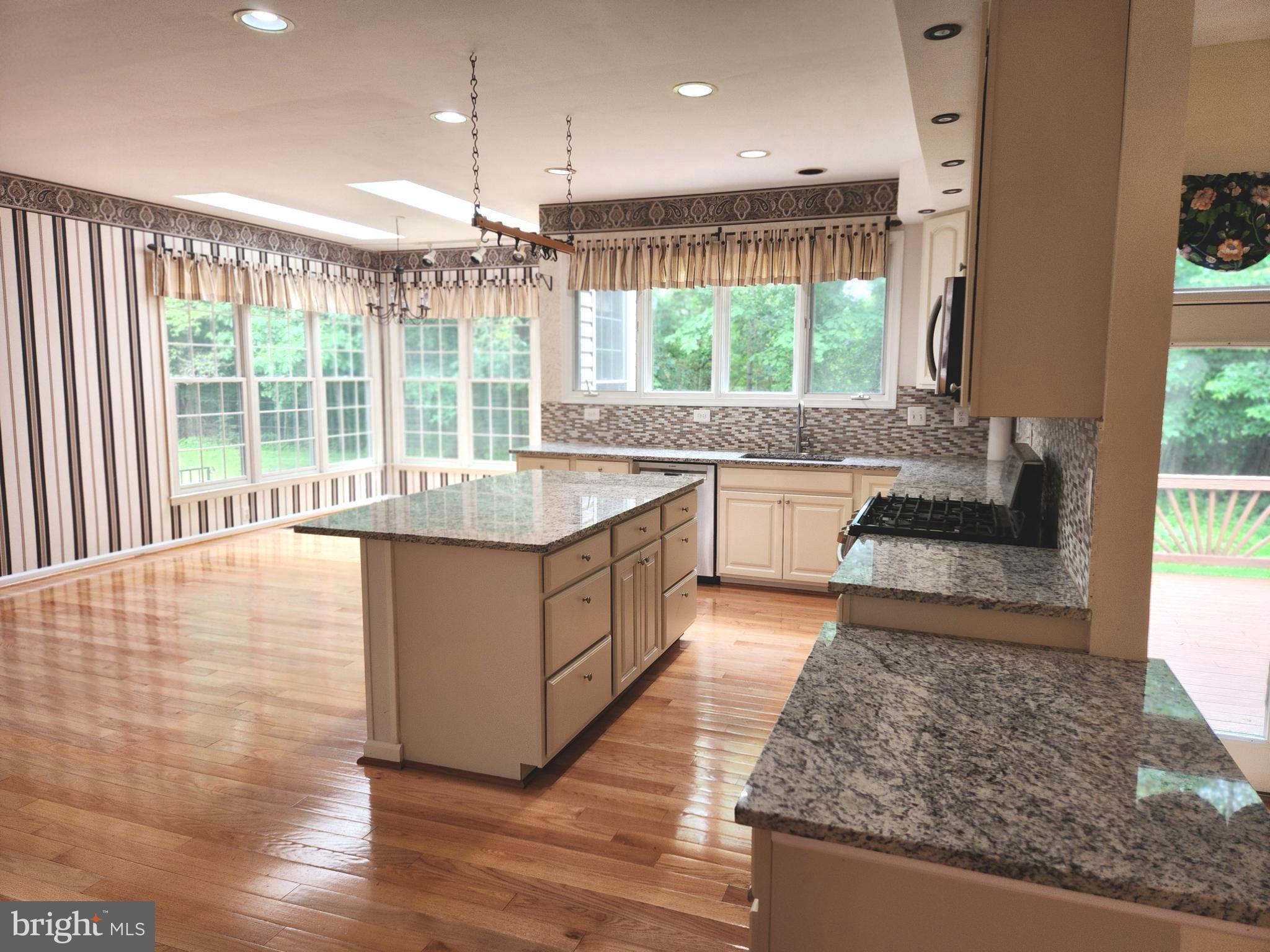 POTOMAC HUNT - Residential