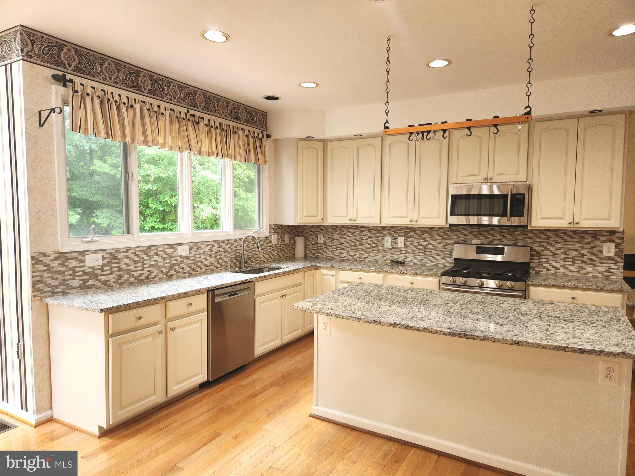 POTOMAC HUNT - Residential