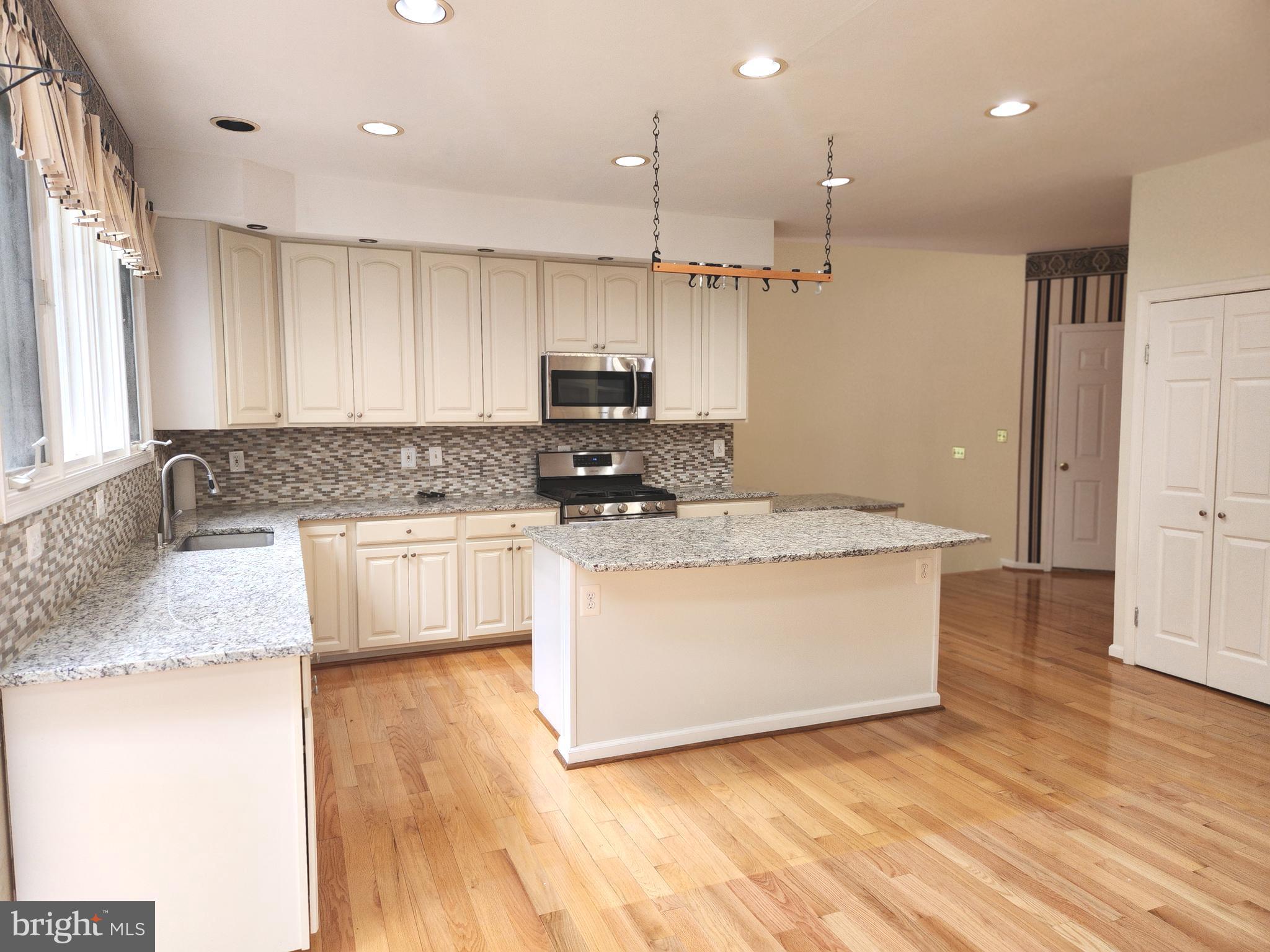 POTOMAC HUNT - Residential