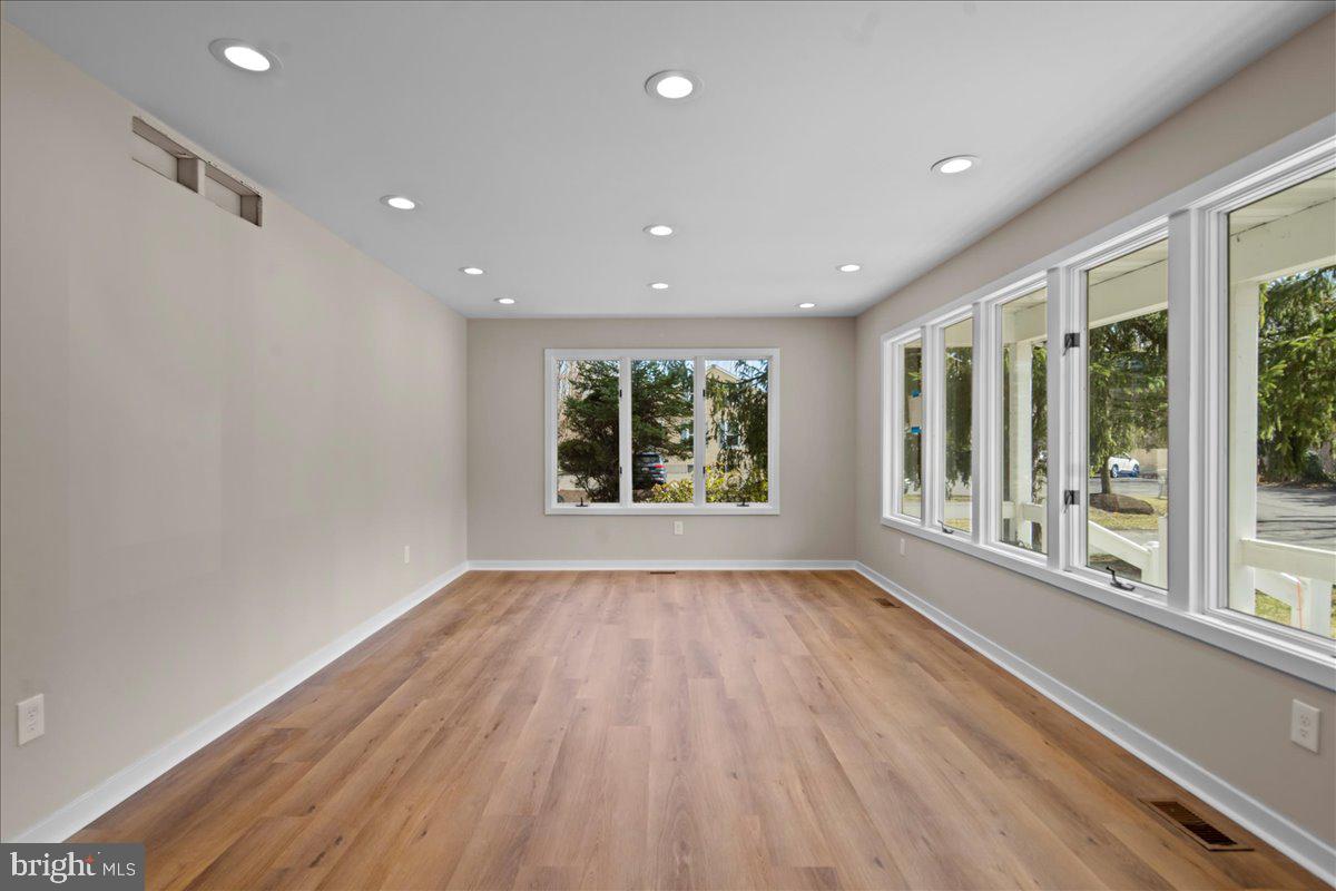 Great Office in Doylestown Boro! This brand new office boasts plenty of natural private entrance, it's own bathroom and off street parking. Just seconds away from the center of town.