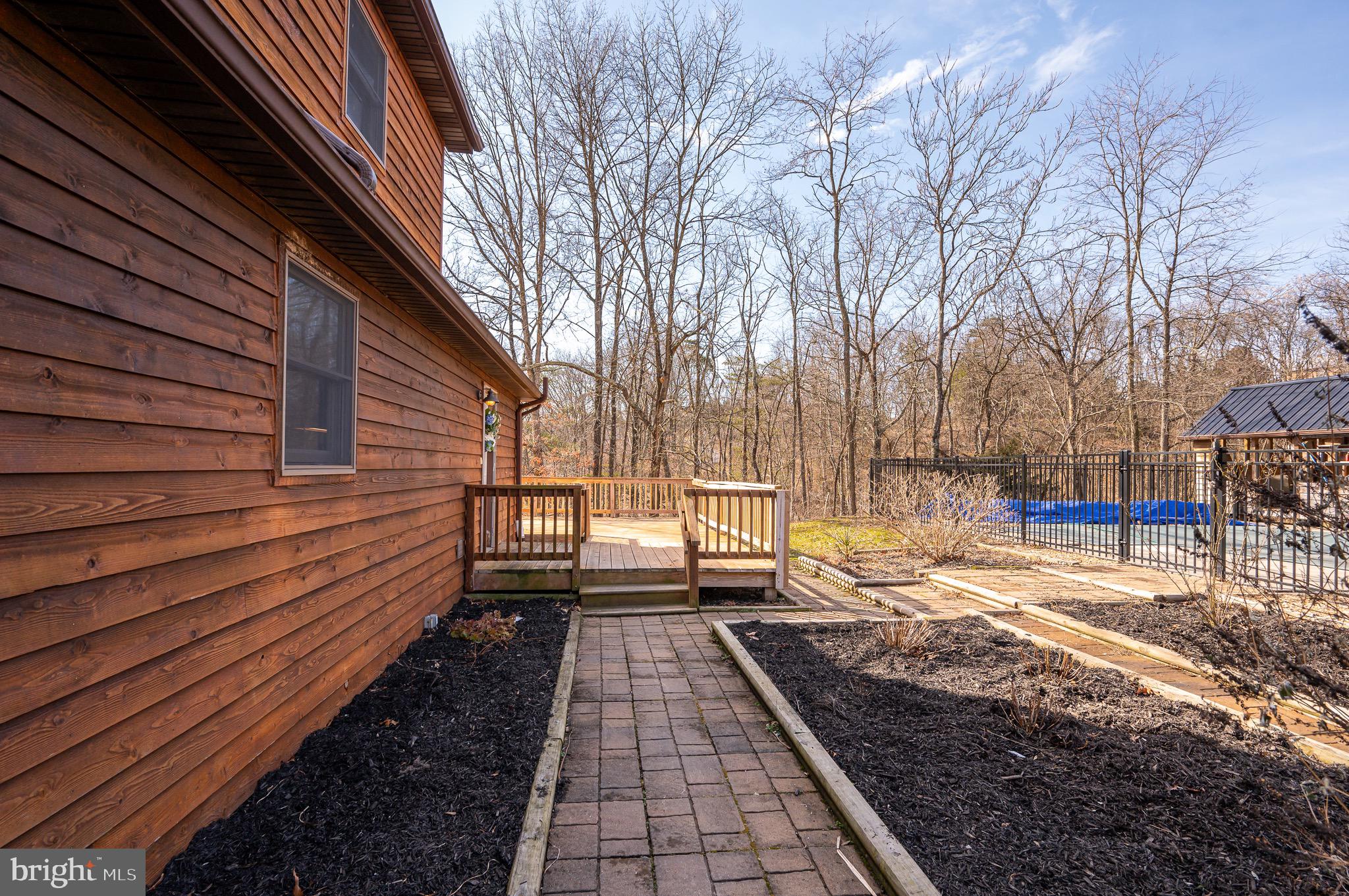 COUNTRY RIDGE - Residential