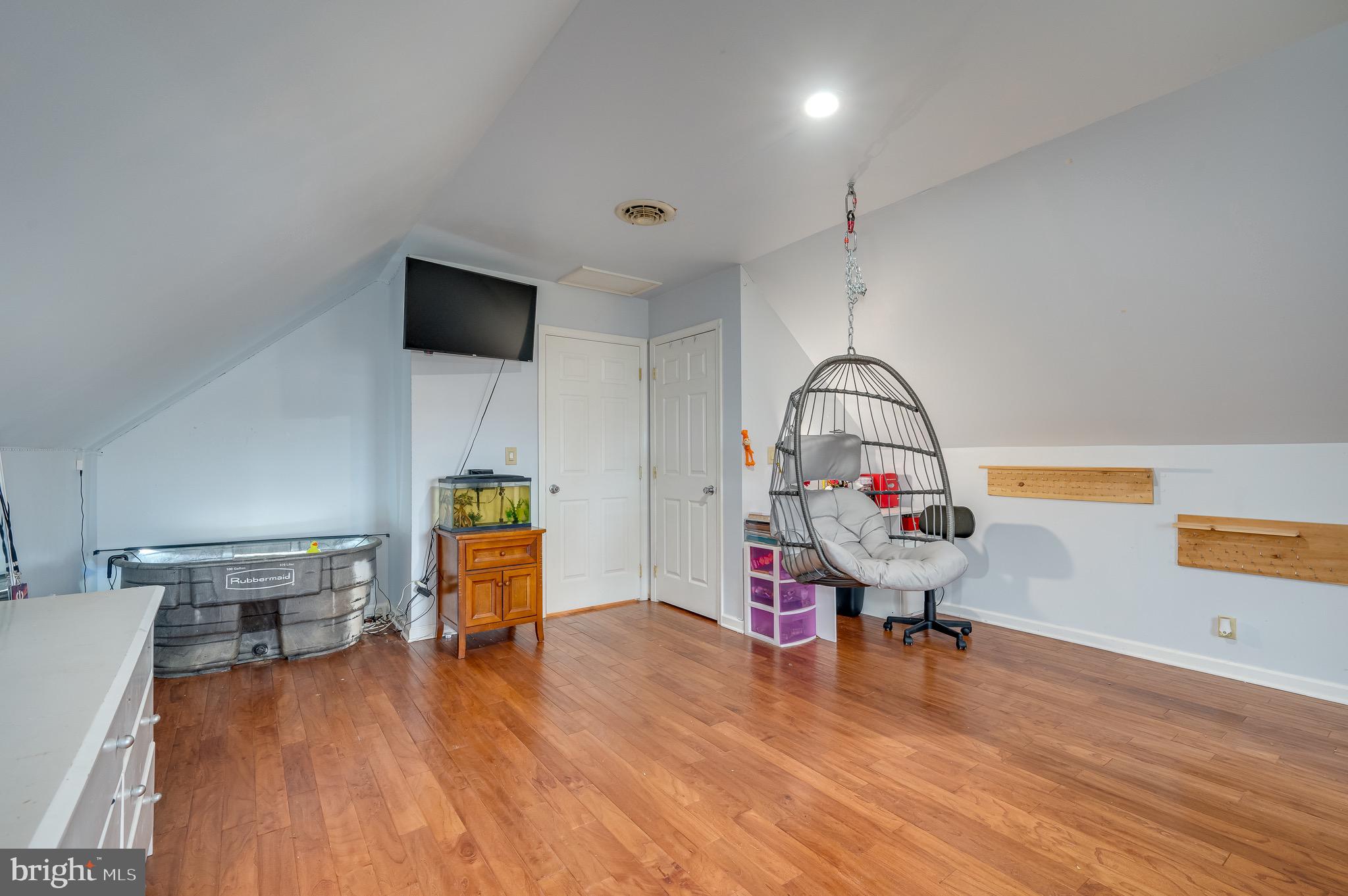 COUNTRY RIDGE - Residential