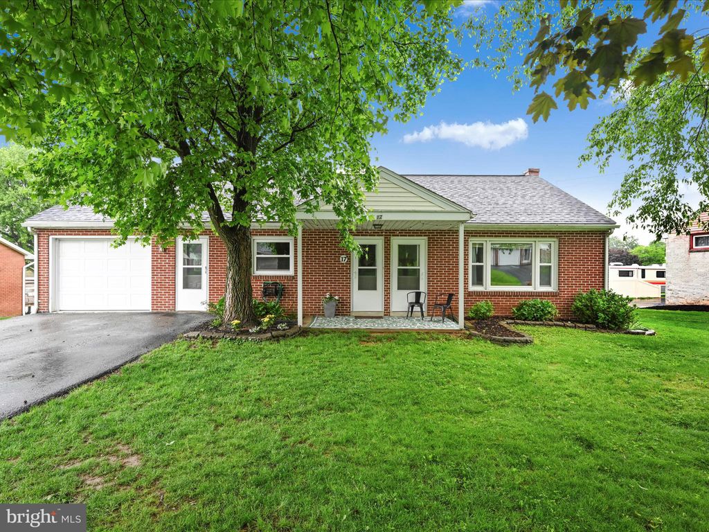 Photo of 17 W Penn Grant Road, WILLOW STREET, PA 17584 (MLS # PALA2069452)