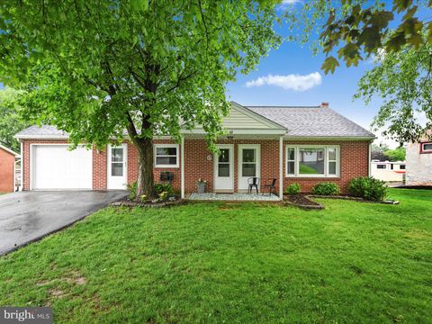 Photo of 17 W Penn Grant Road, WILLOW STREET, PA 17584 (MLS # PALA2069452)