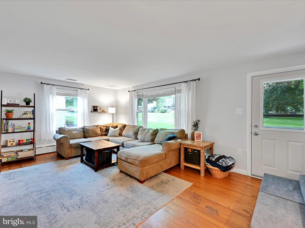 Photo of 17 W Penn Grant Road, WILLOW STREET, PA 17584 (MLS # PALA2069452)