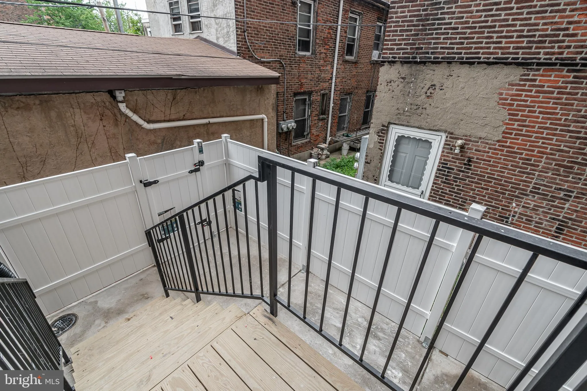 Philadelphia, Pennsylvania 19104, United States, 4 Bedrooms Bedrooms, ,4 BathroomsBathrooms,Residential,Pending,10249