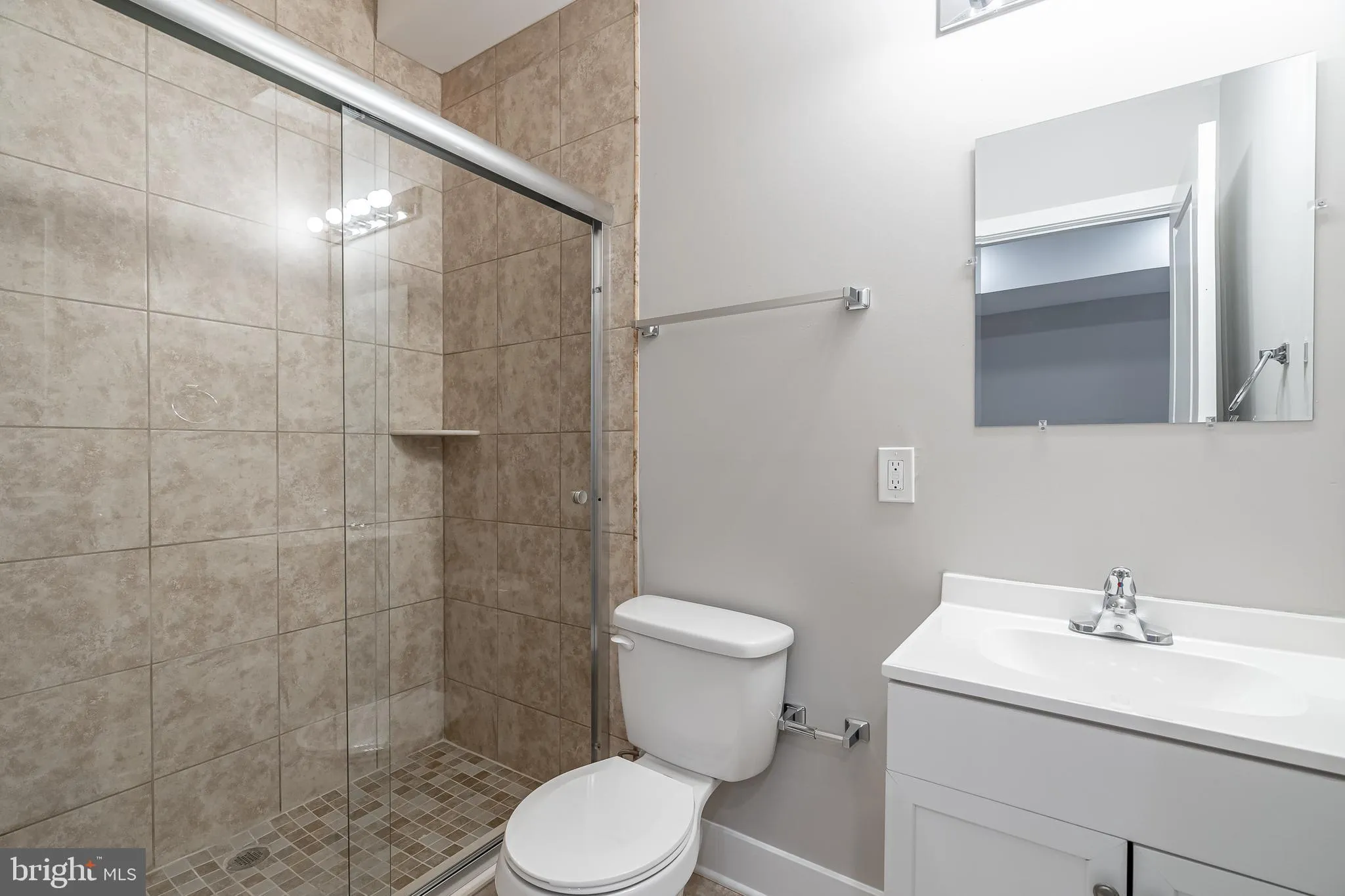 Philadelphia, Pennsylvania 19104, United States, 4 Bedrooms Bedrooms, ,4 BathroomsBathrooms,Residential,Pending,10249