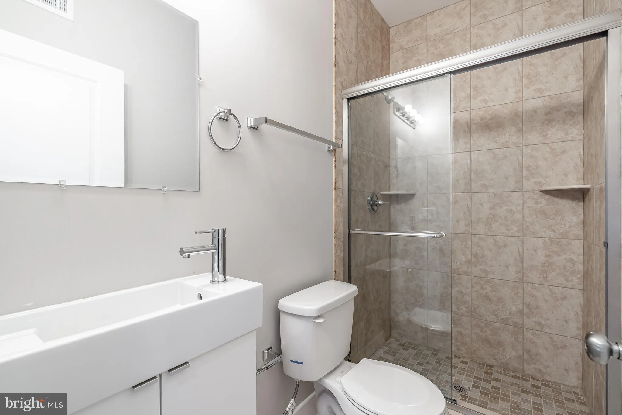 Philadelphia, Pennsylvania 19104, United States, 4 Bedrooms Bedrooms, ,4 BathroomsBathrooms,Residential,Pending,10249