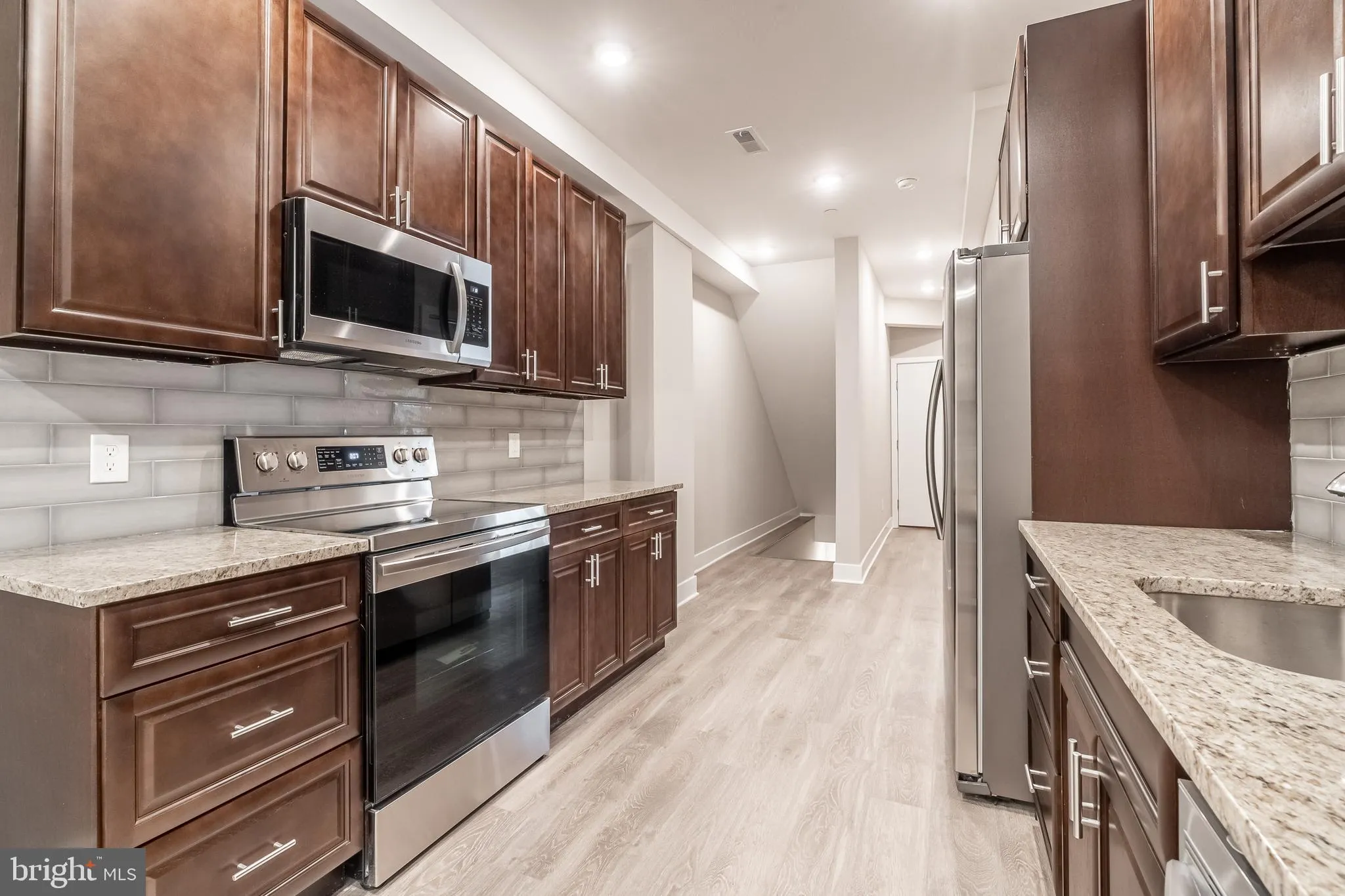 Philadelphia, Pennsylvania 19104, United States, 4 Bedrooms Bedrooms, ,4 BathroomsBathrooms,Residential,Pending,10249