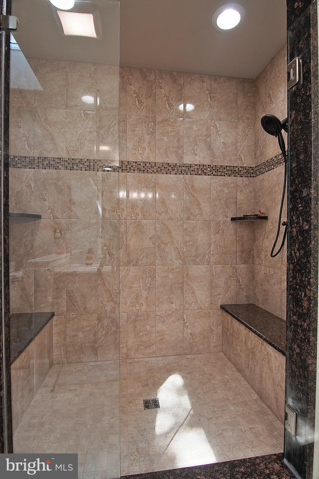 RIVER CREST - Residential