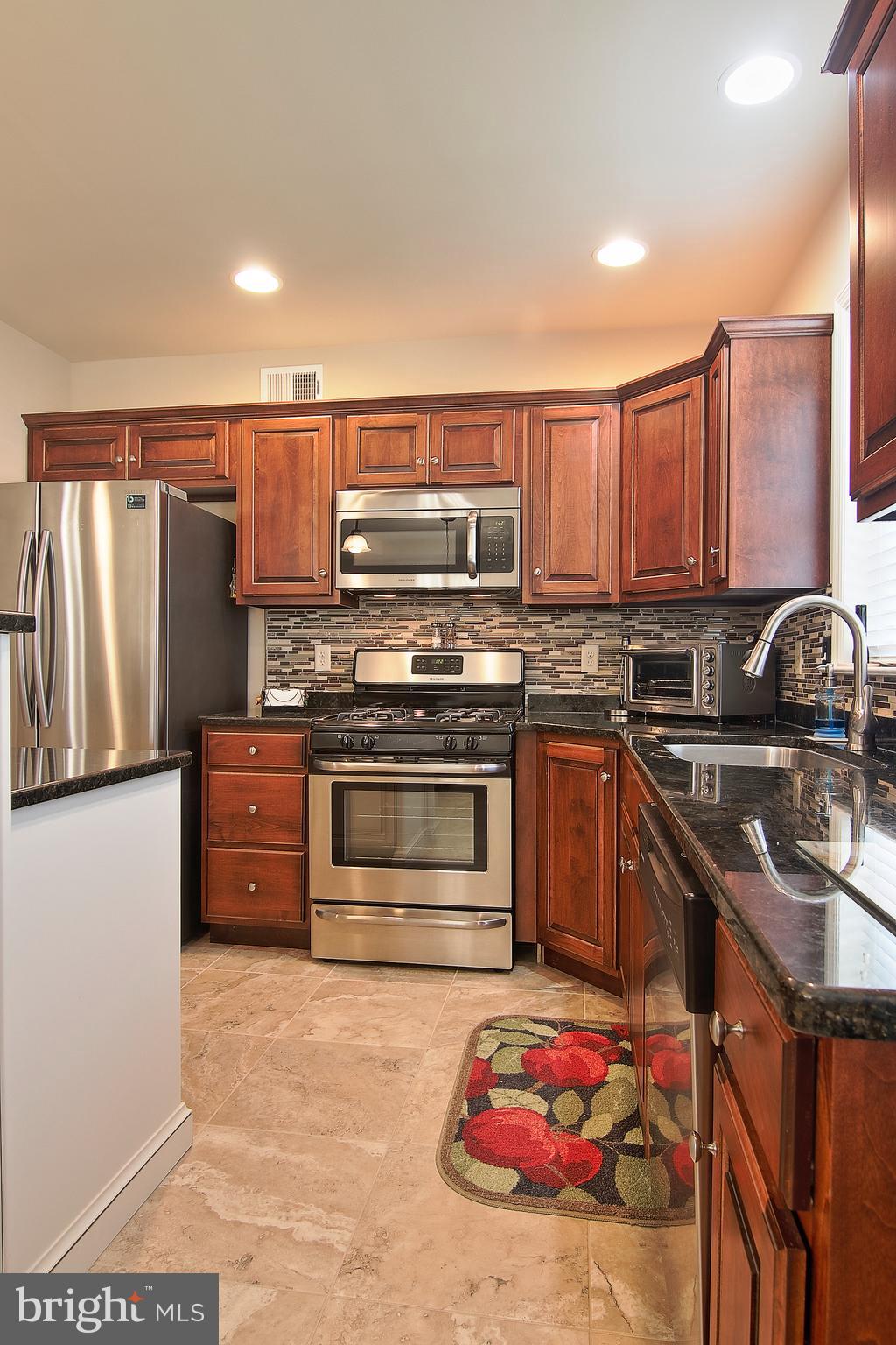 RIVER CREST - Residential