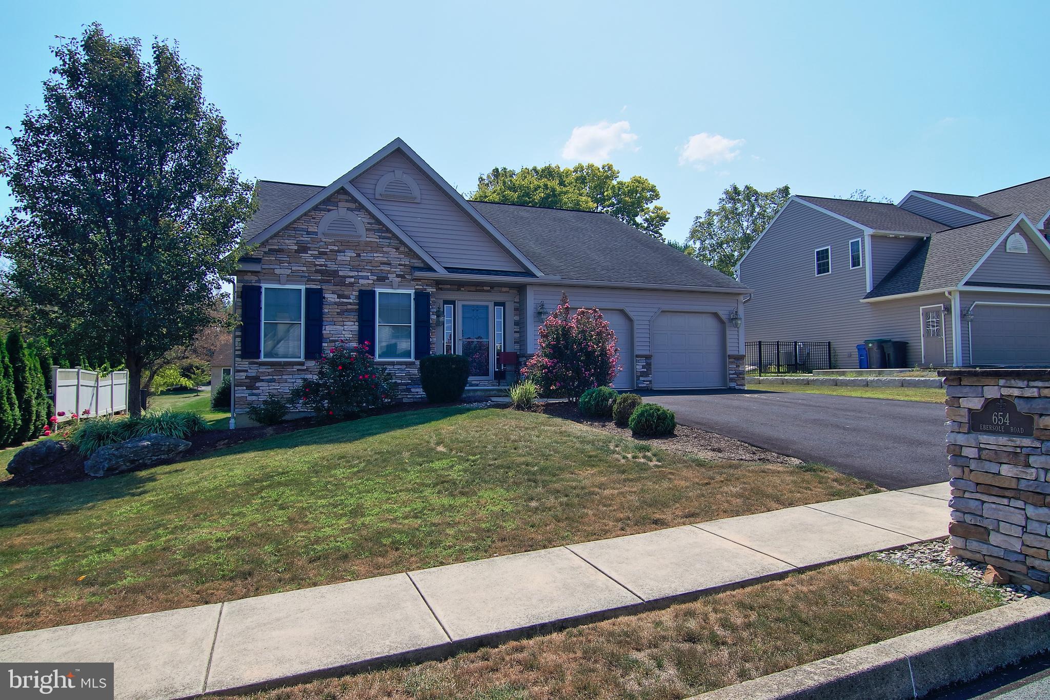 RIVER CREST - Residential