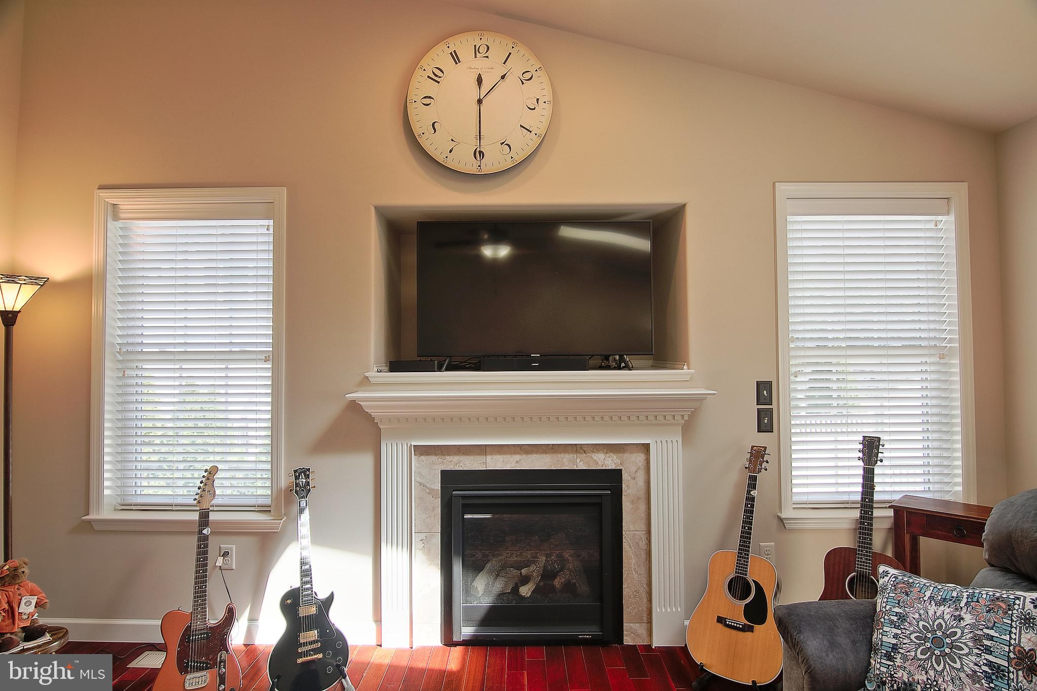 RIVER CREST - Residential