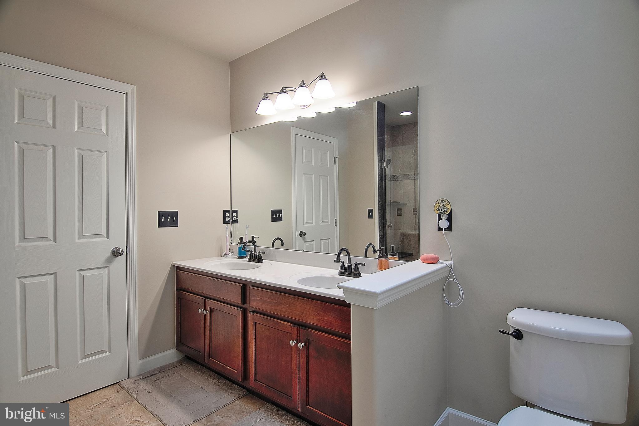 RIVER CREST - Residential