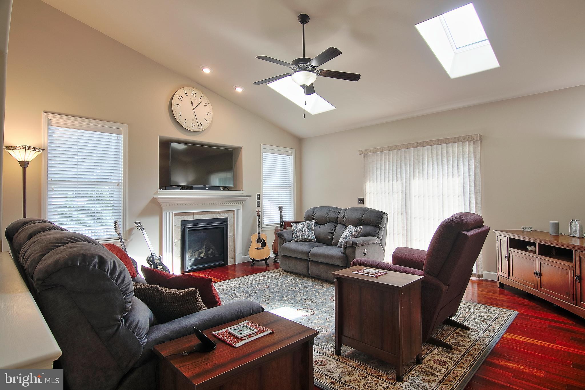 RIVER CREST - Residential