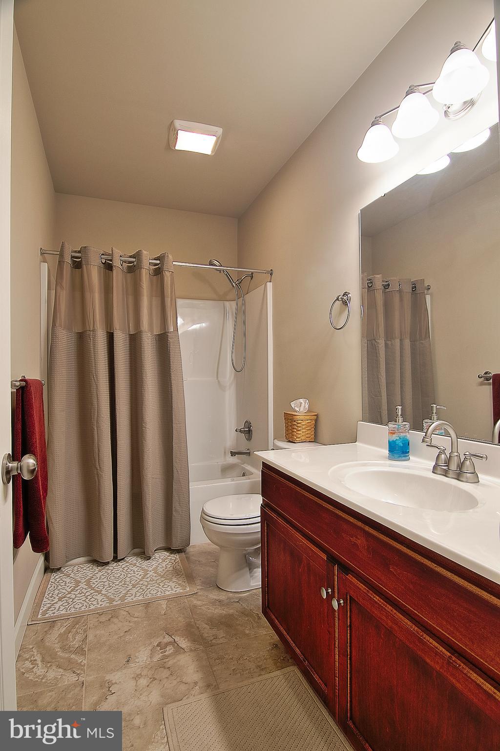 RIVER CREST - Residential