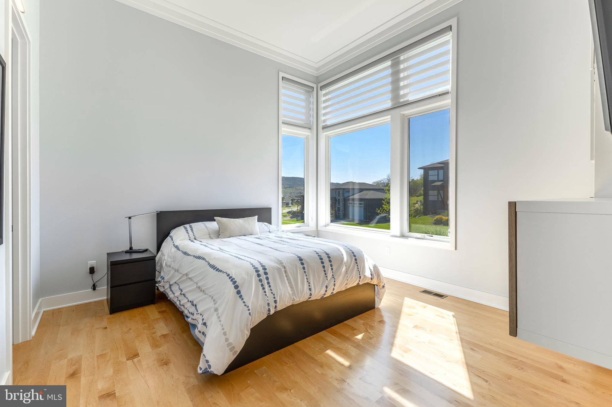 ROCKEY RIDGE - Residential